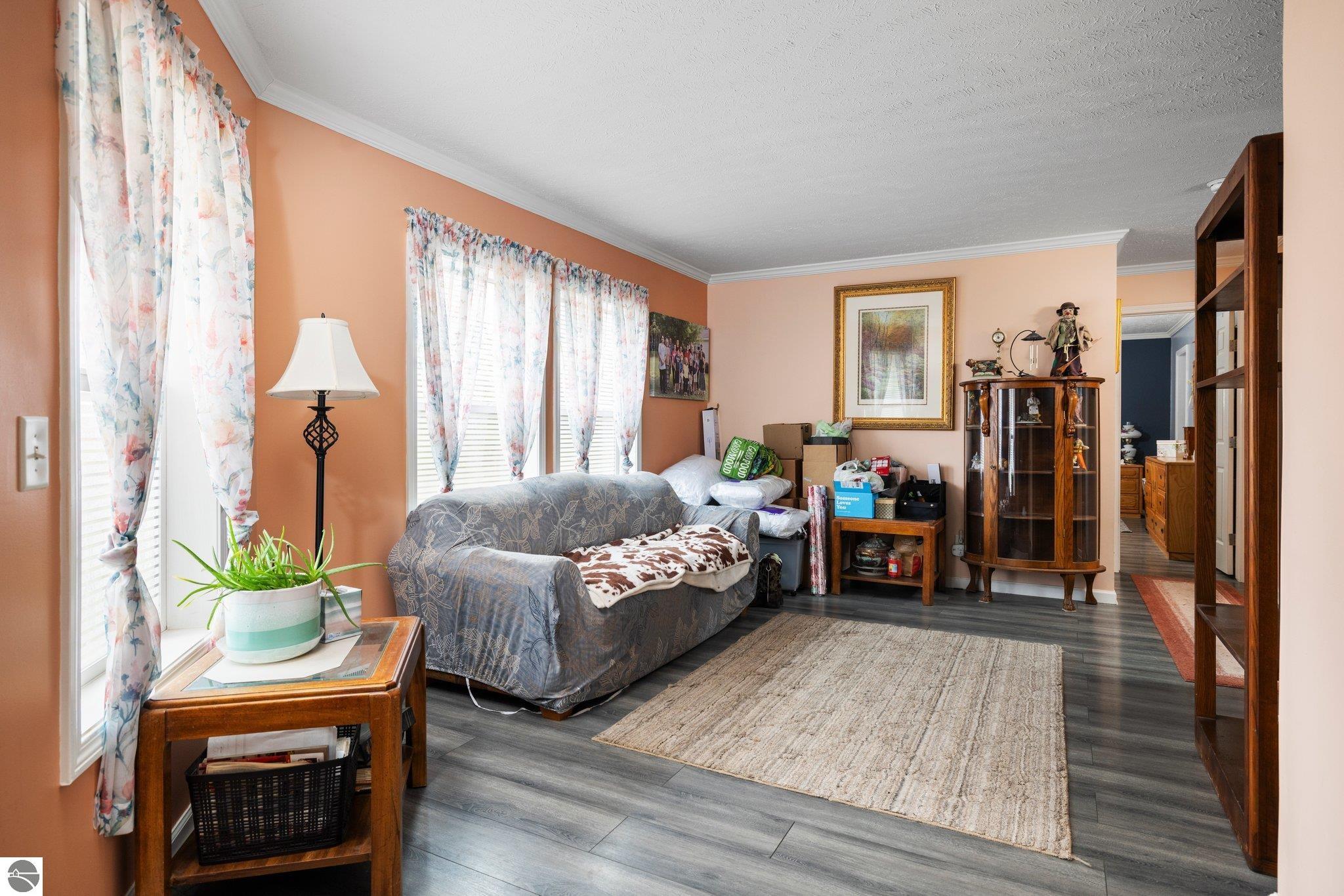 898 Leya Lane