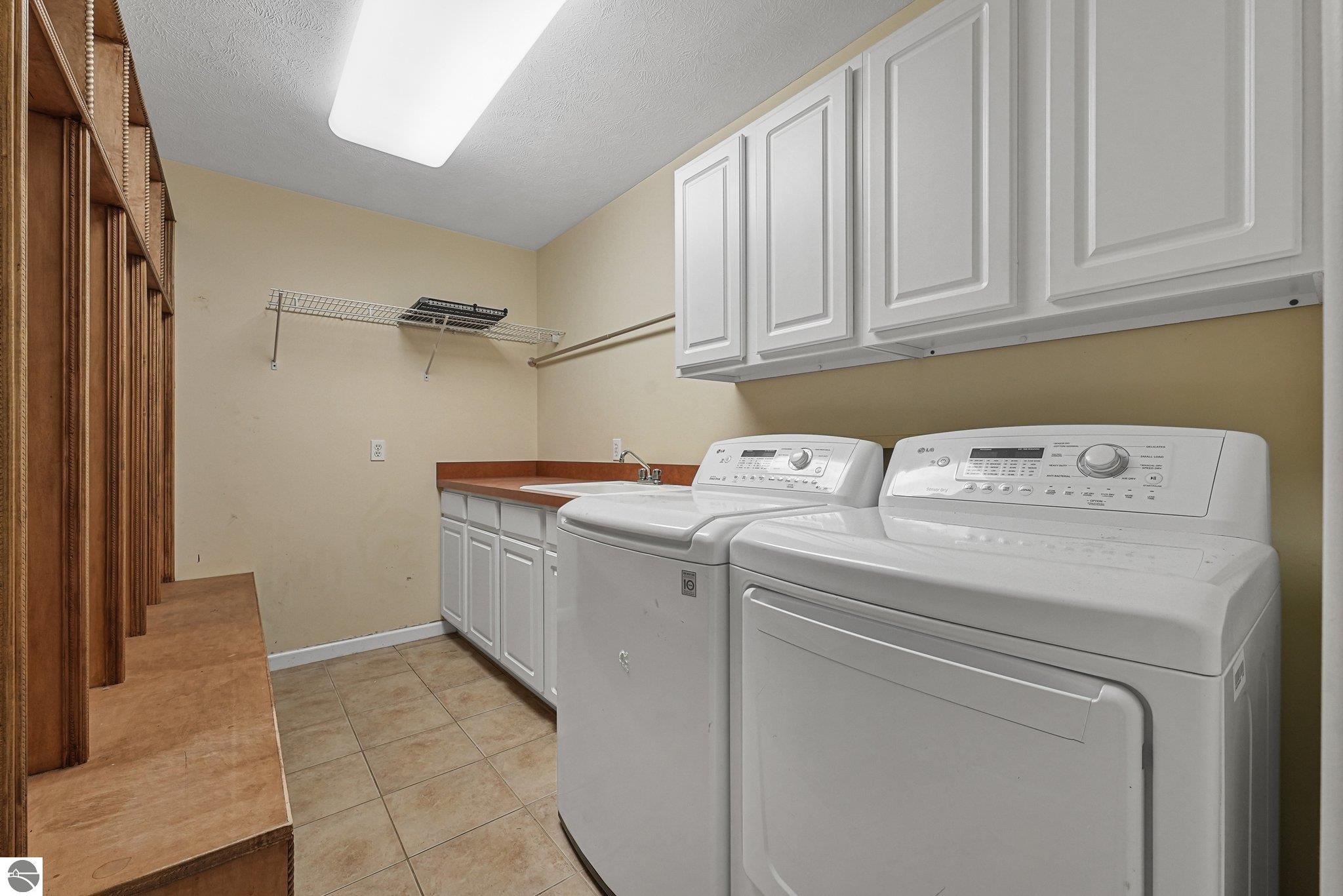 5151 Hidden Gables Drive