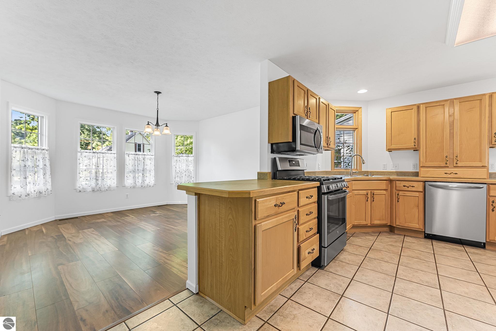 214 W Sixteenth Street