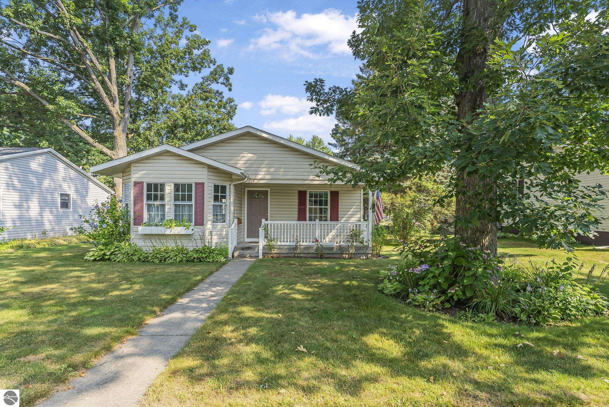 214 W Sixteenth Street