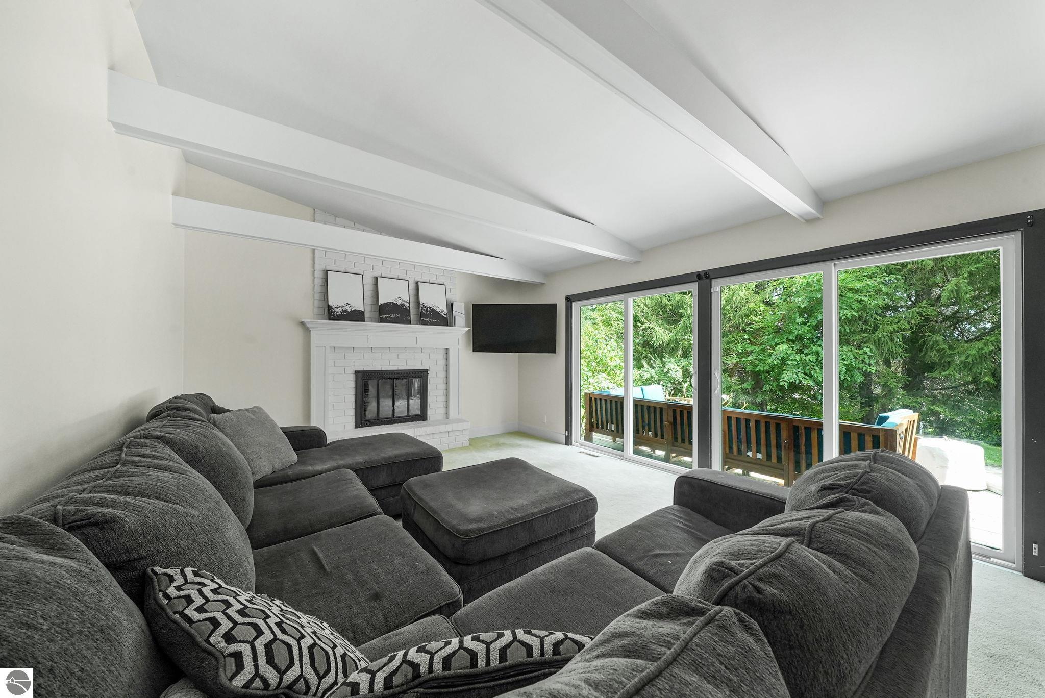 8122 Bay East Court