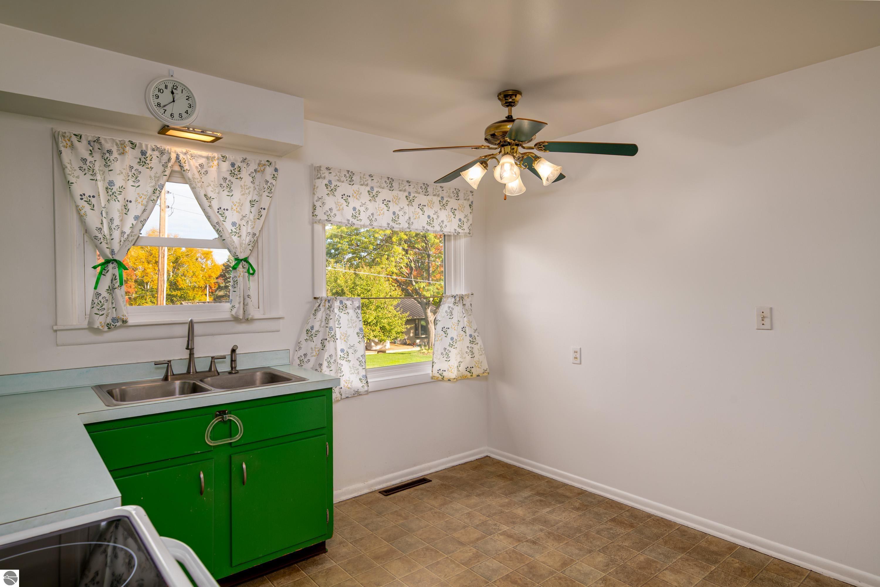 10151 E Grandview Road