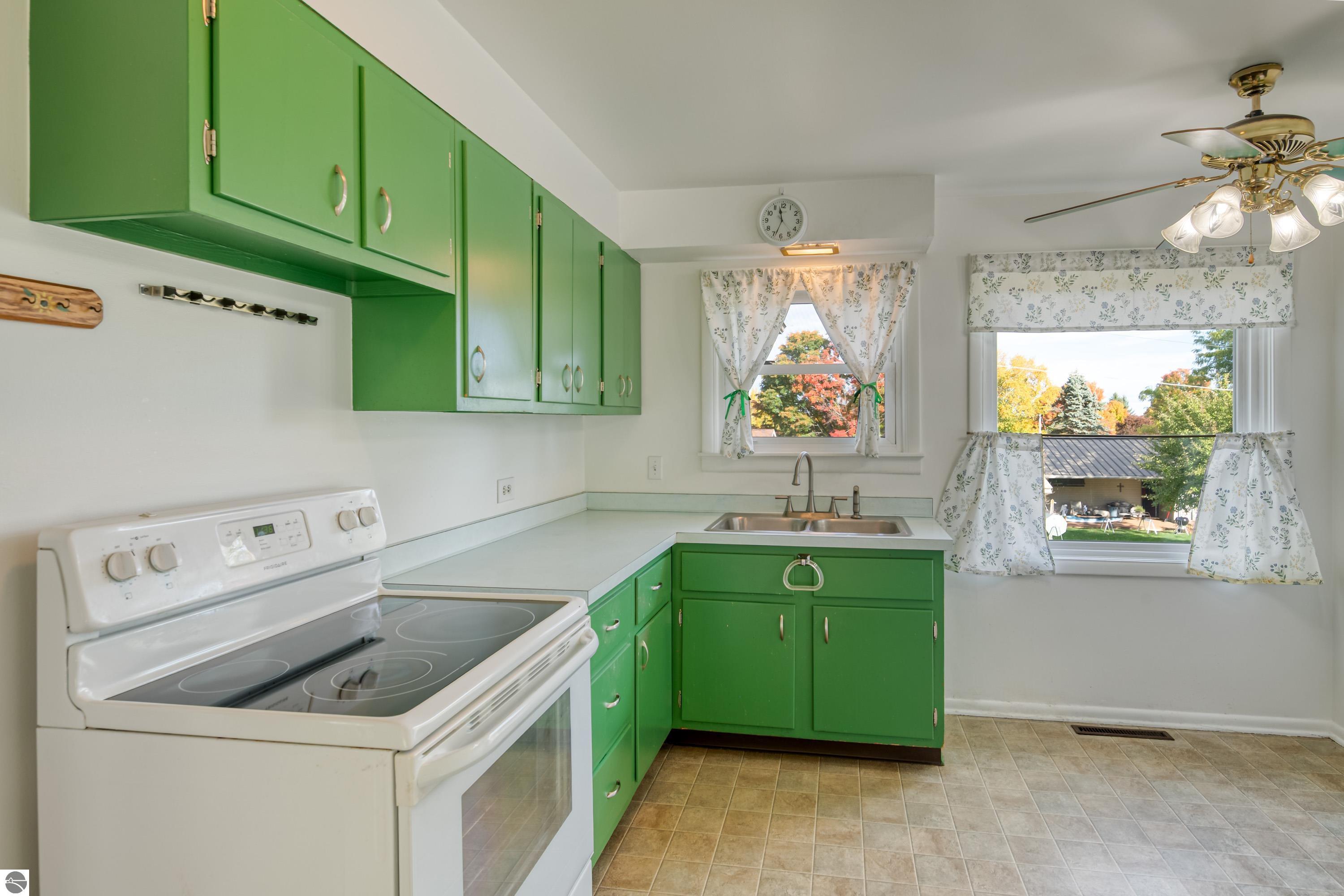 10151 E Grandview Road