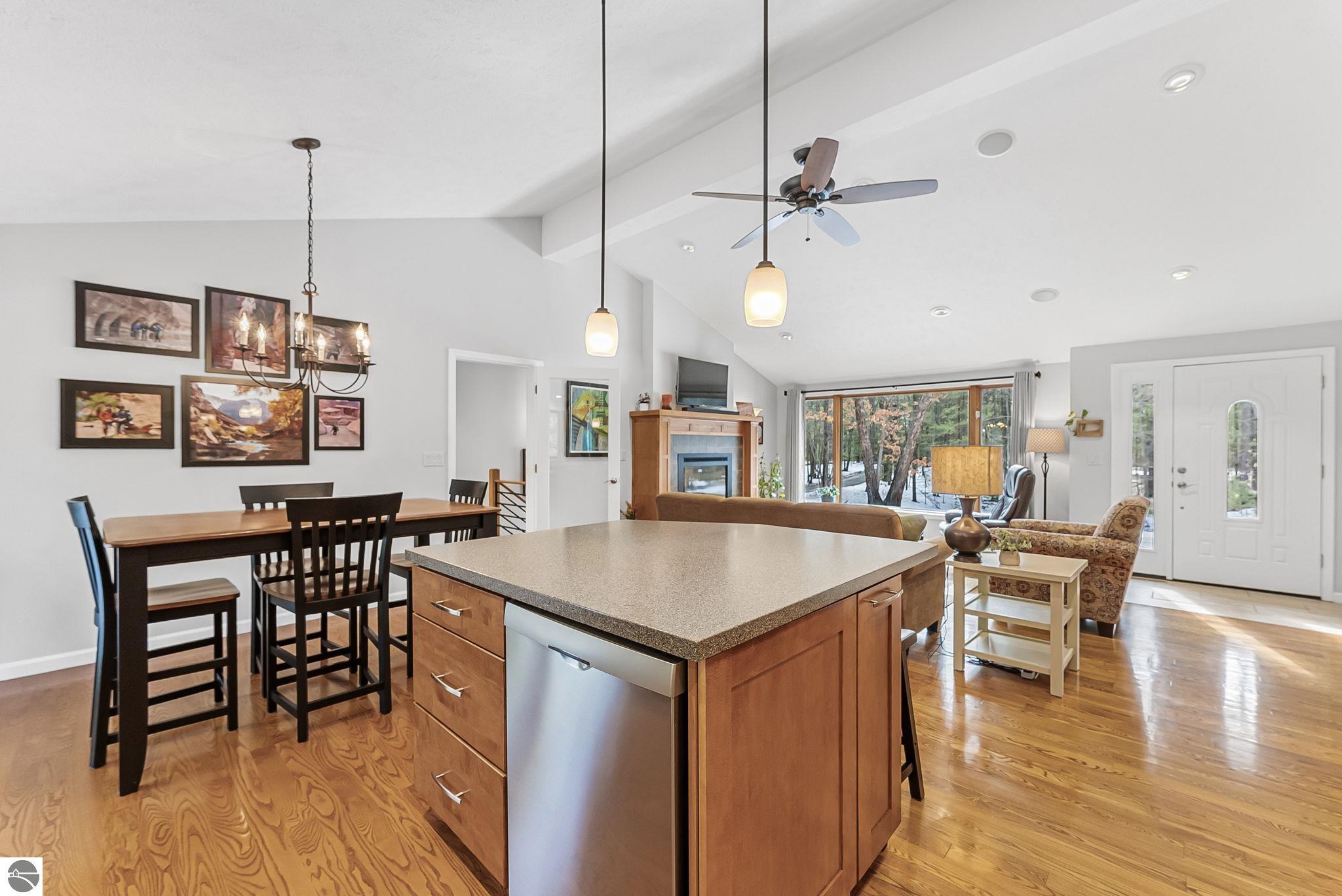 793 W Long Lake Road