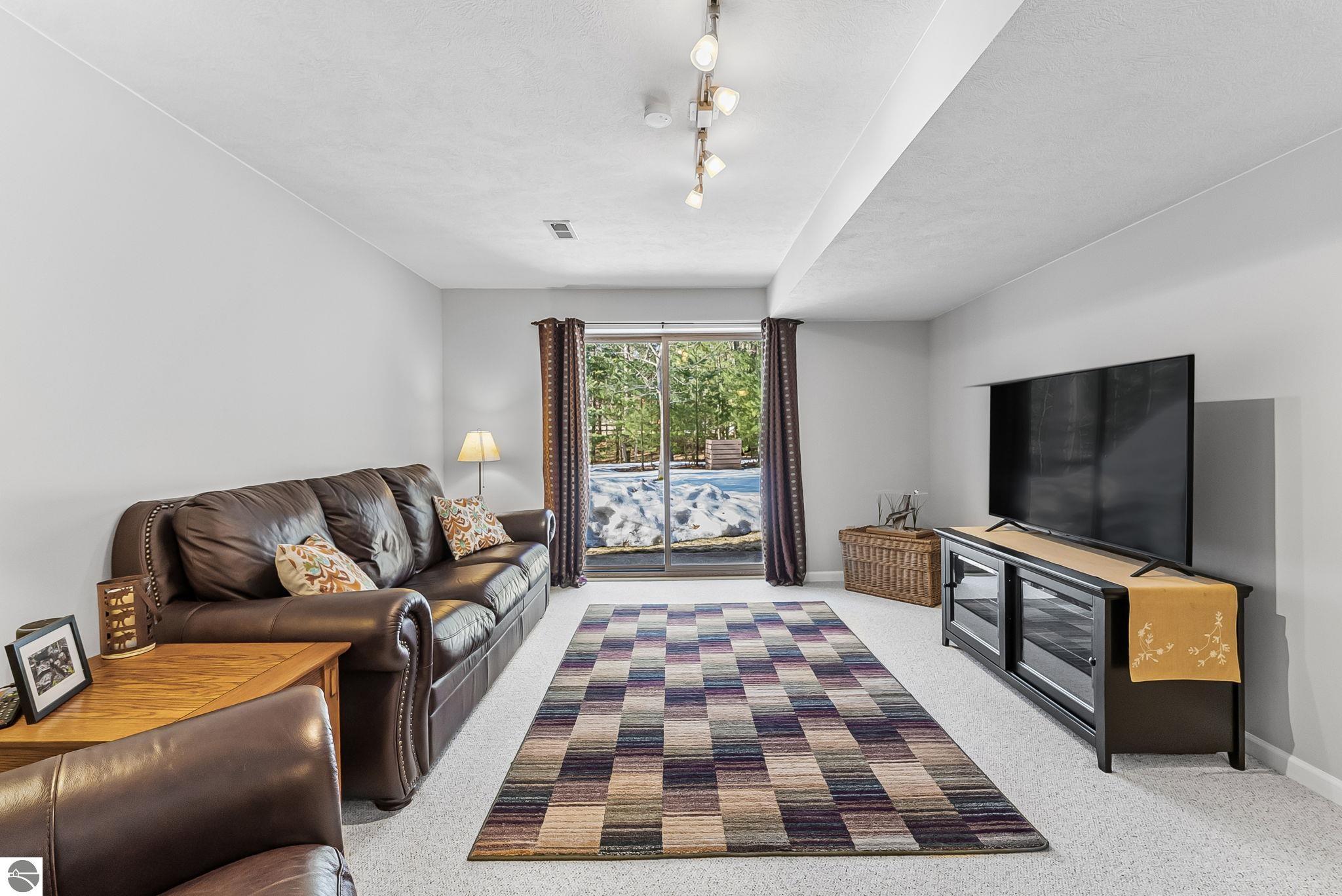 793 W Long Lake Road