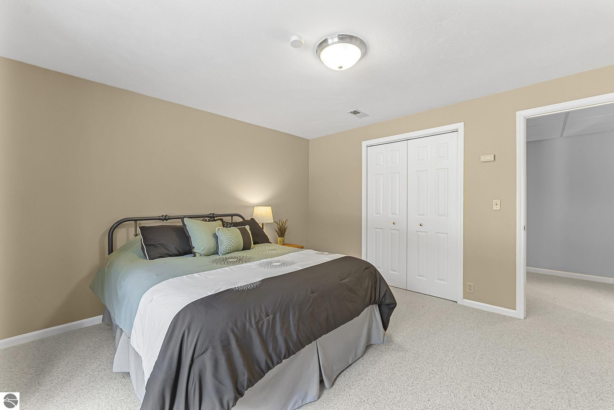 793 W Long Lake Road