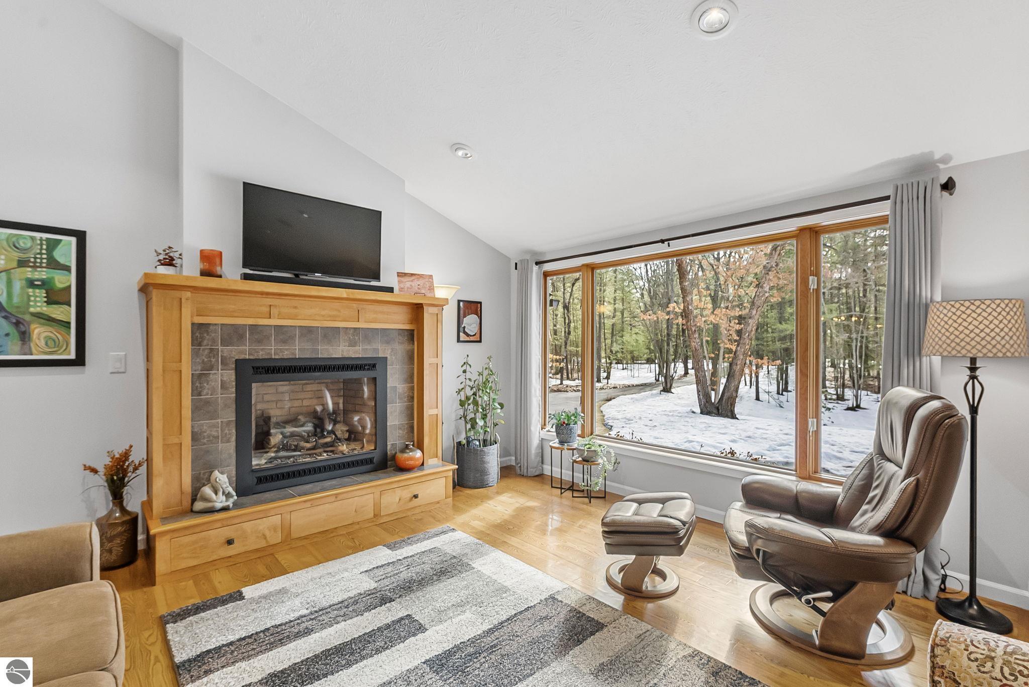 793 W Long Lake Road