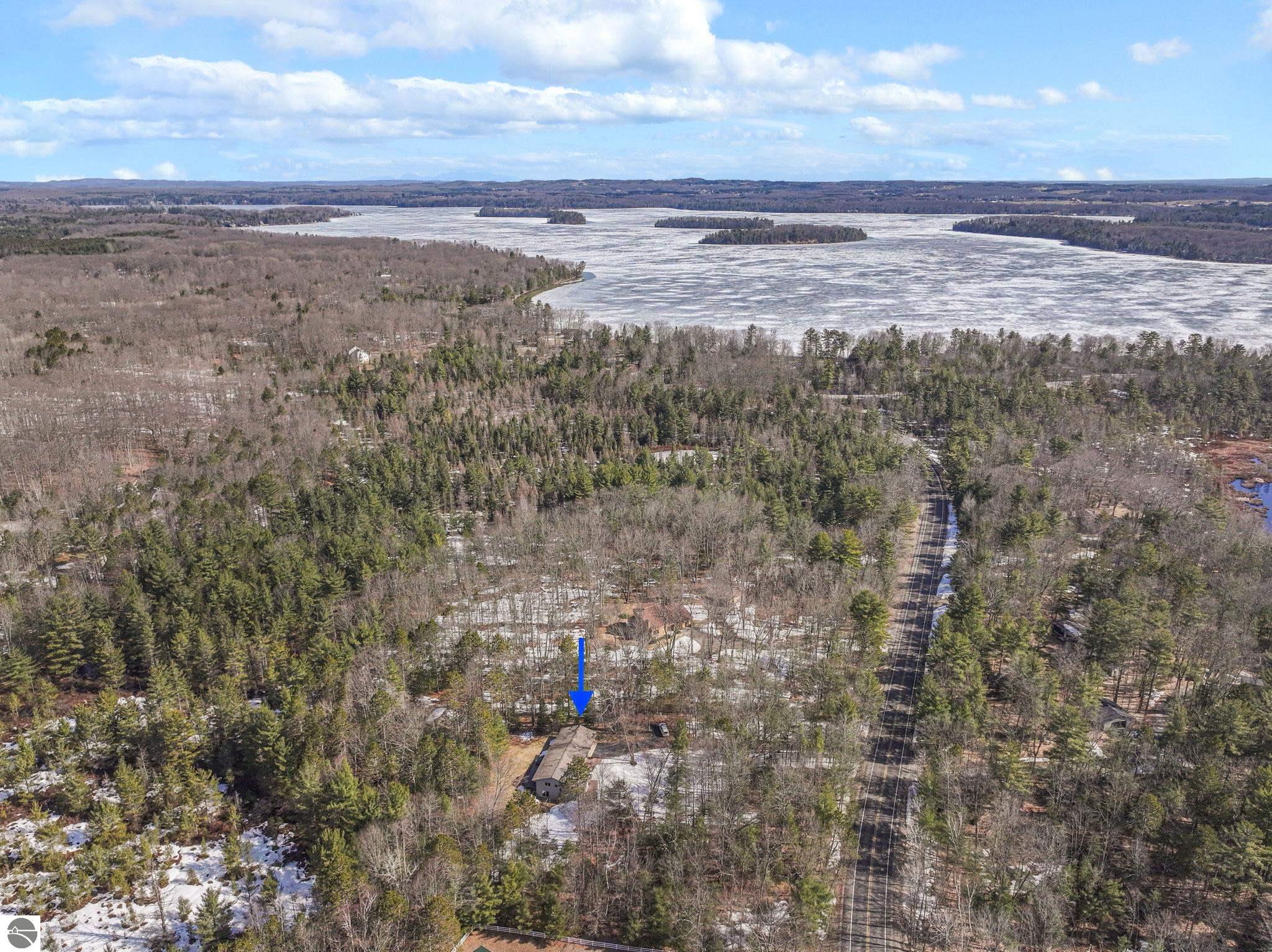 793 W Long Lake Road