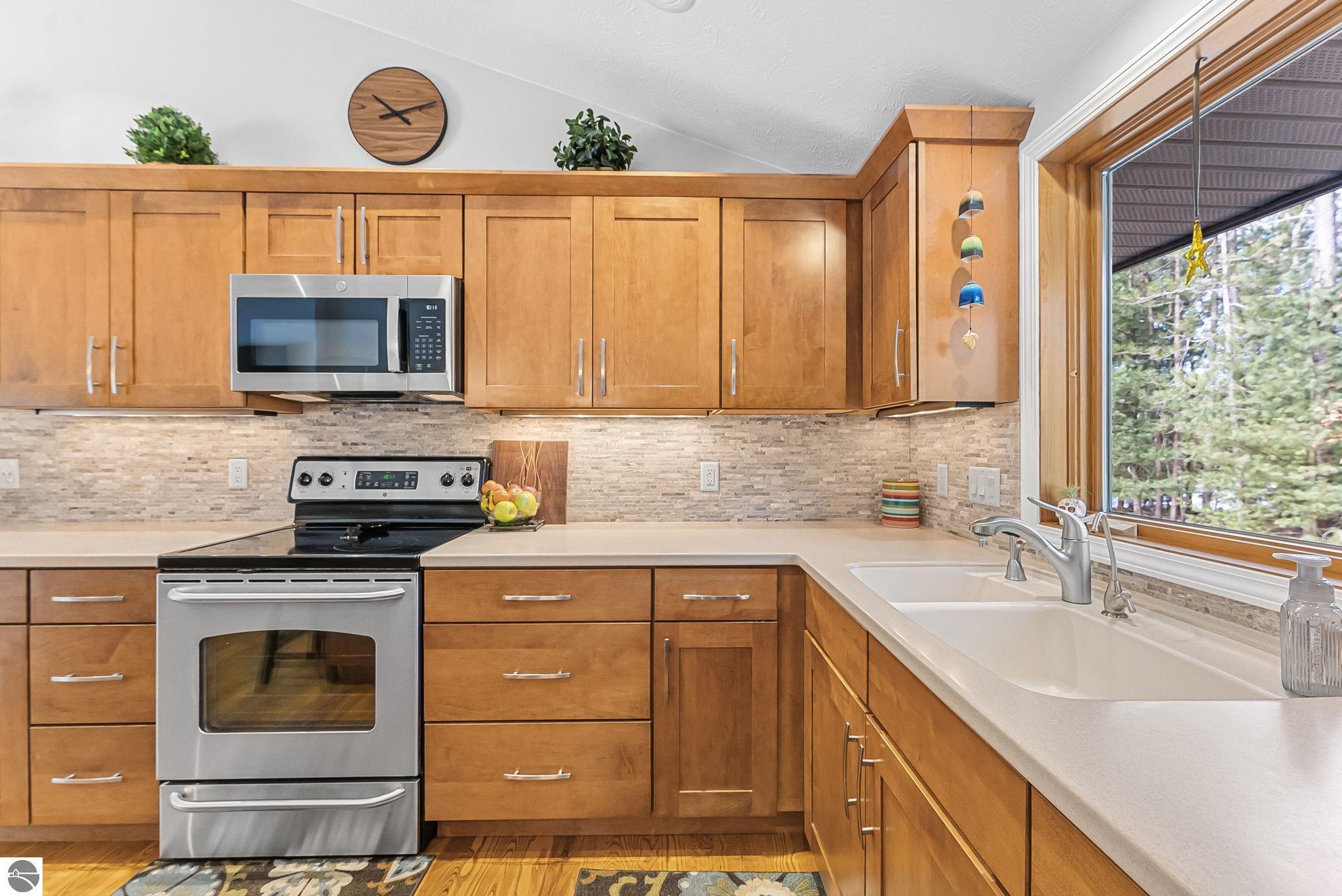 793 W Long Lake Road