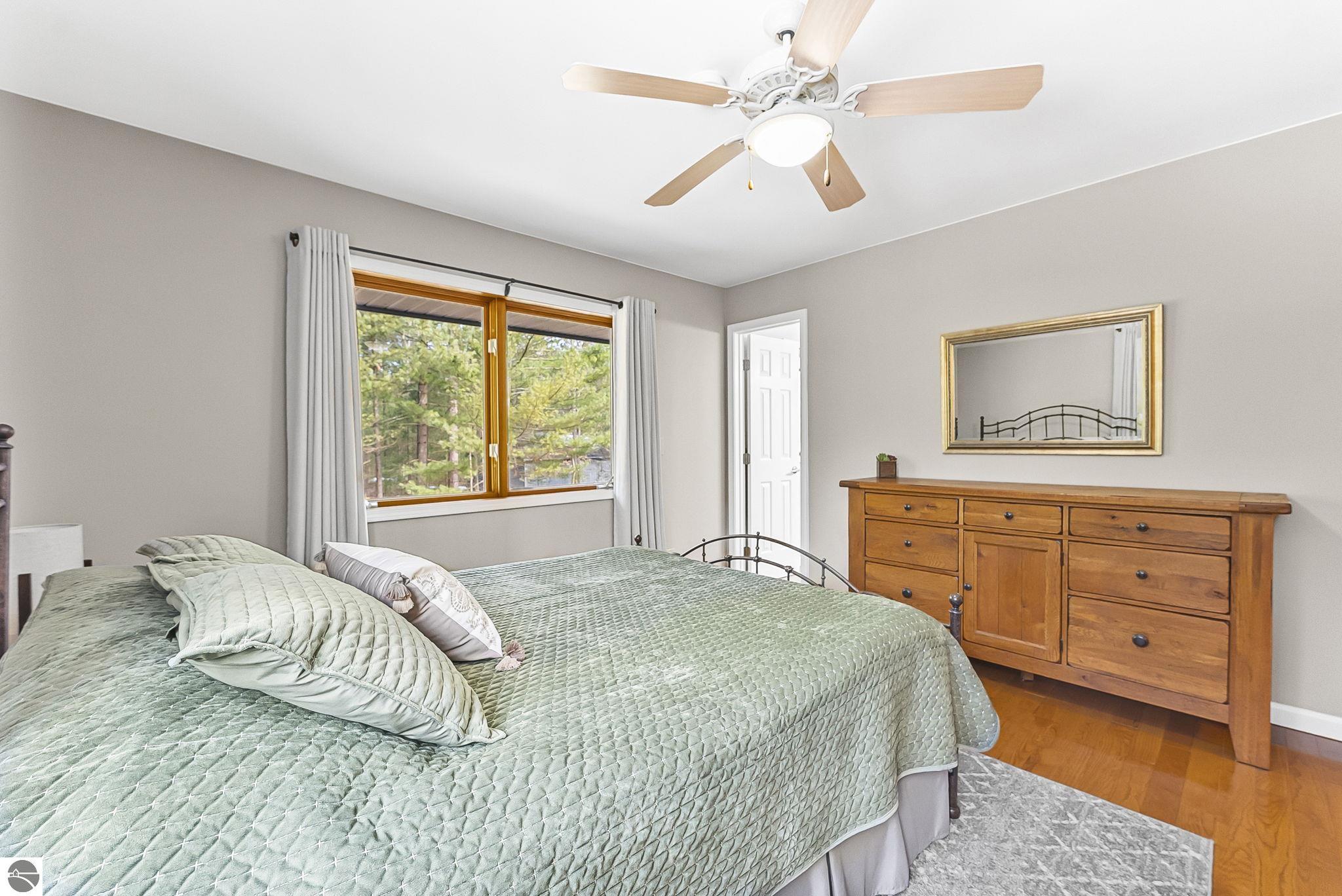 793 W Long Lake Road