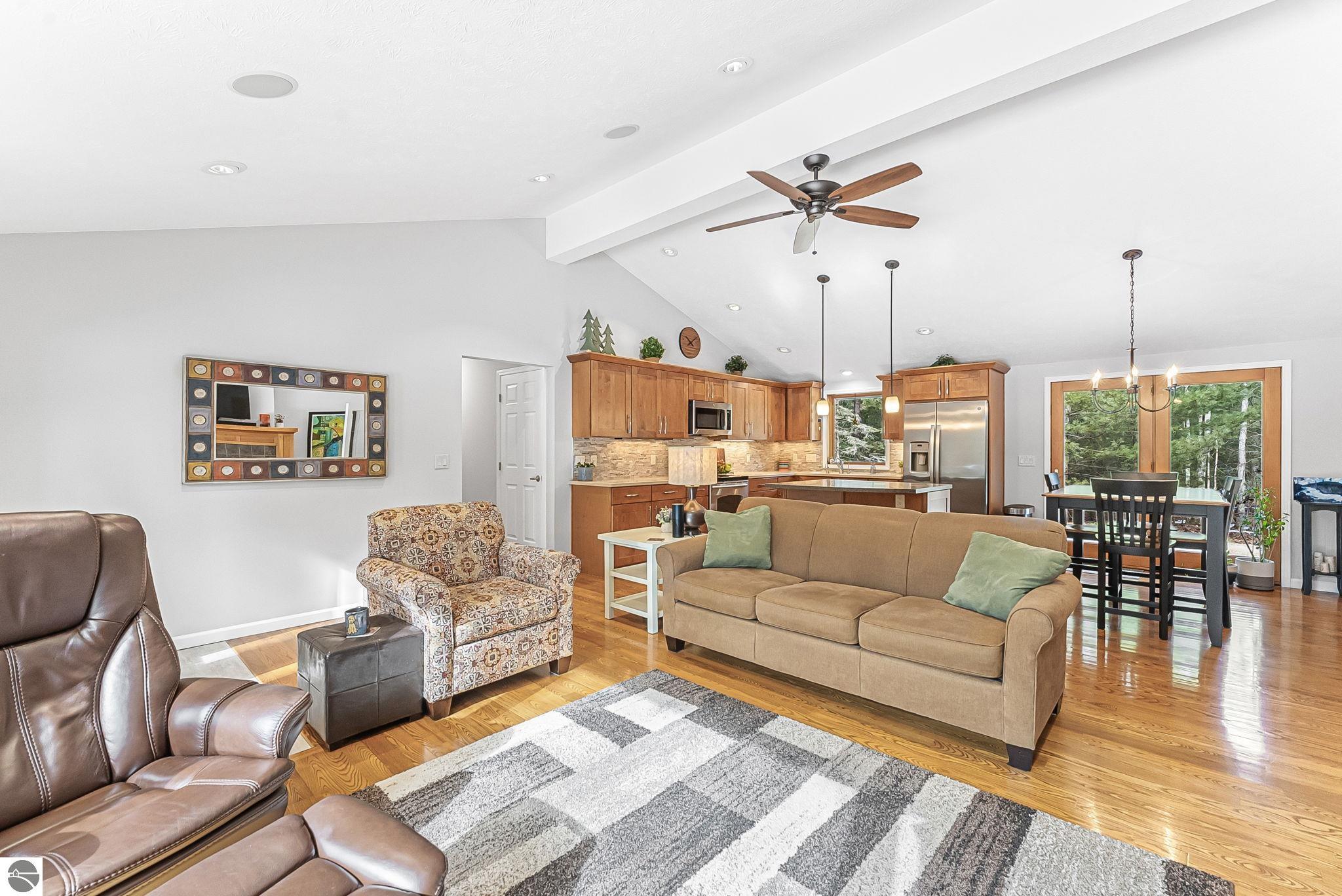 793 W Long Lake Road