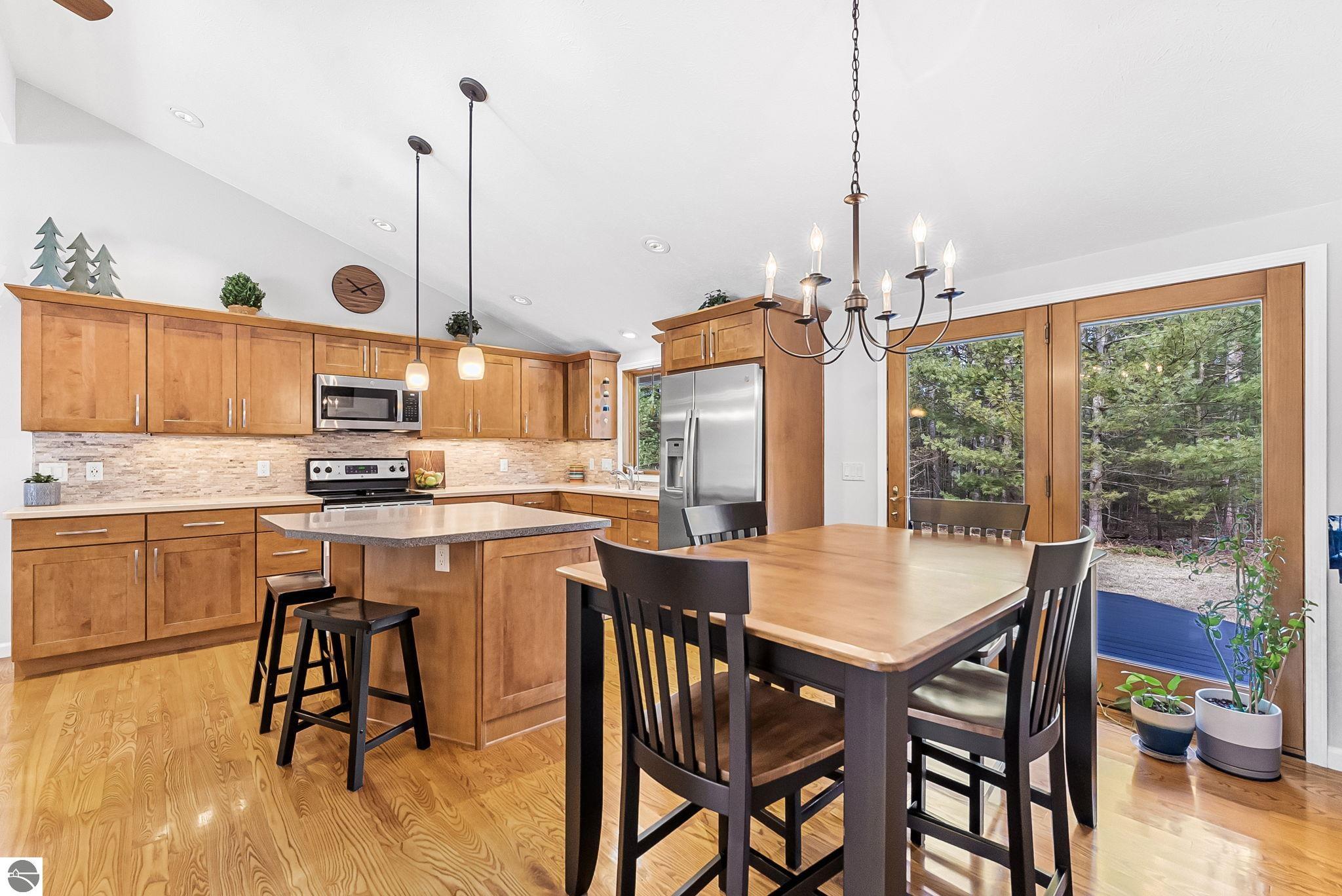 793 W Long Lake Road