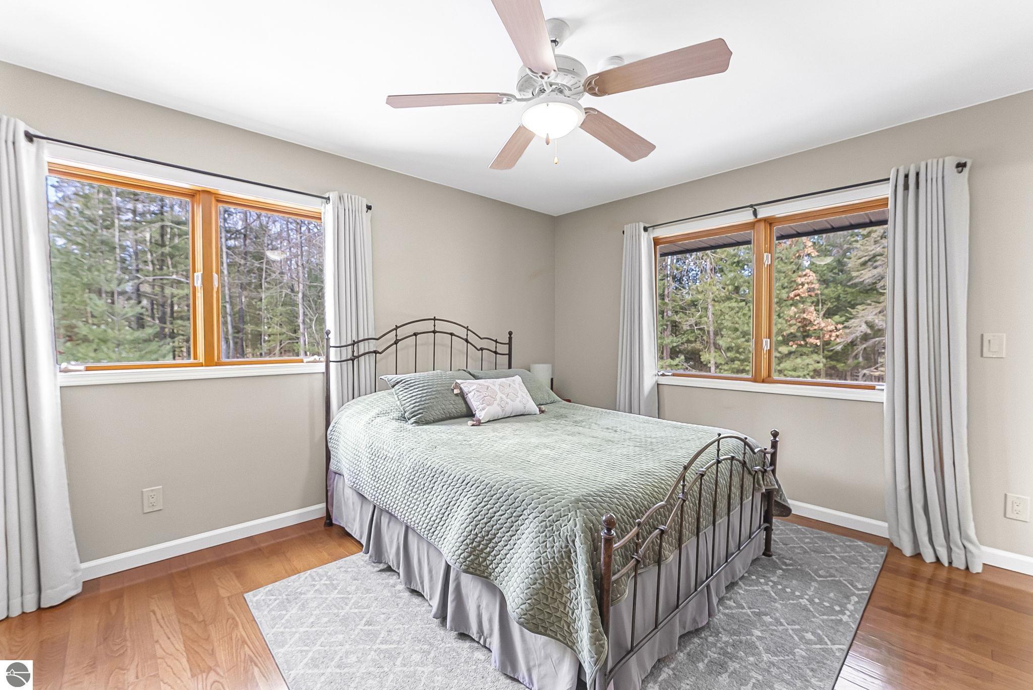 793 W Long Lake Road