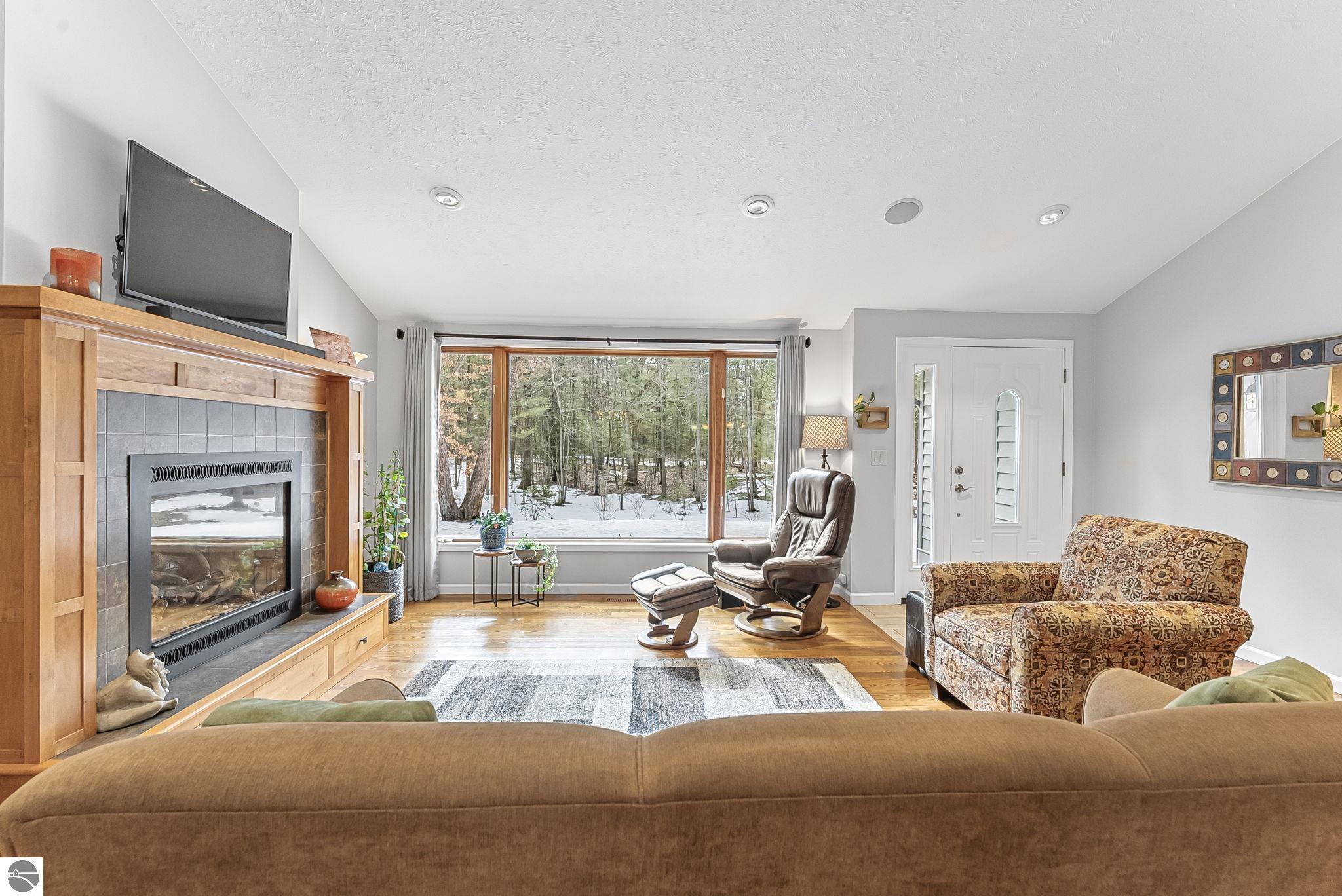 793 W Long Lake Road