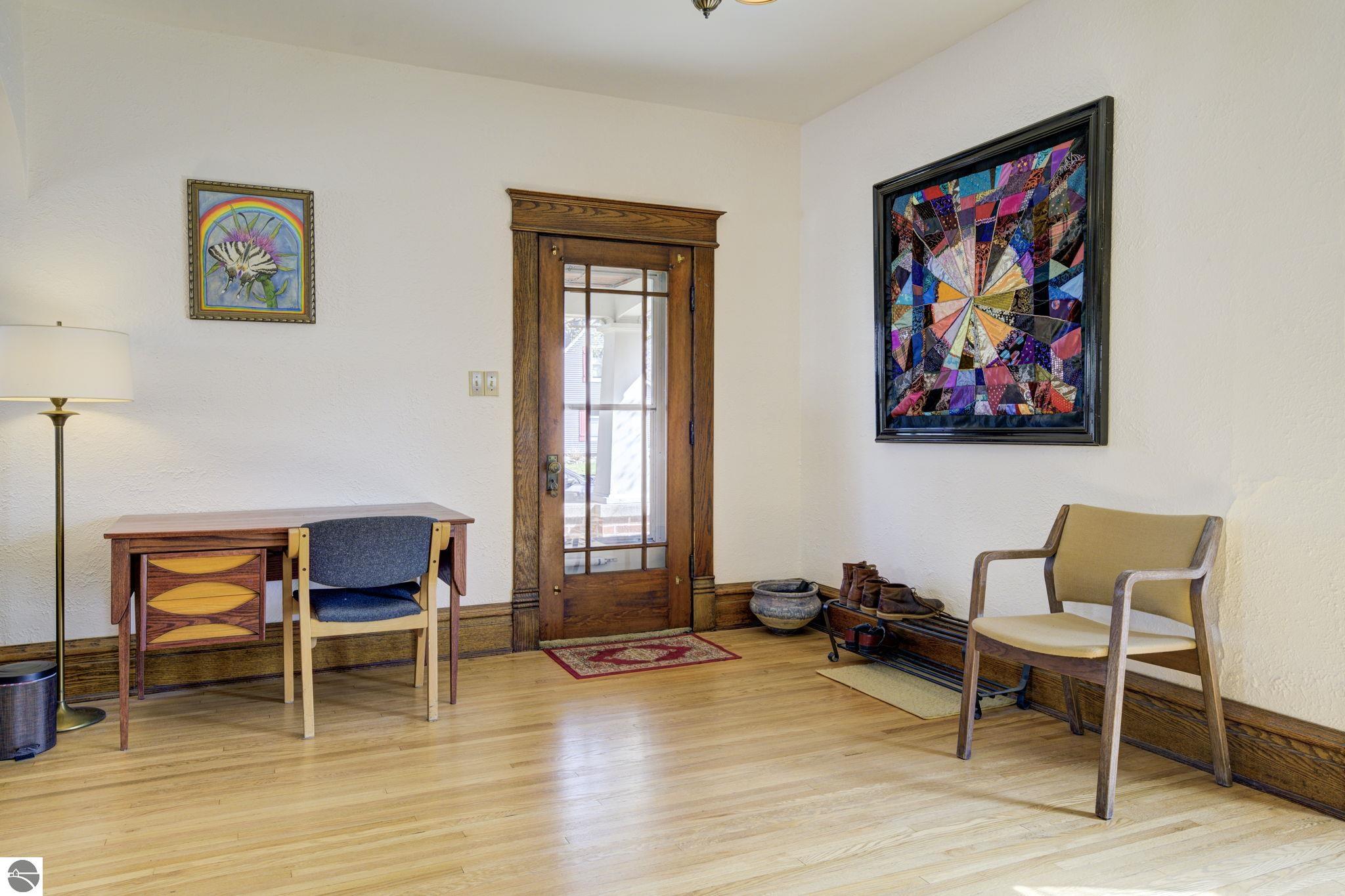 215 W Twelfth Street