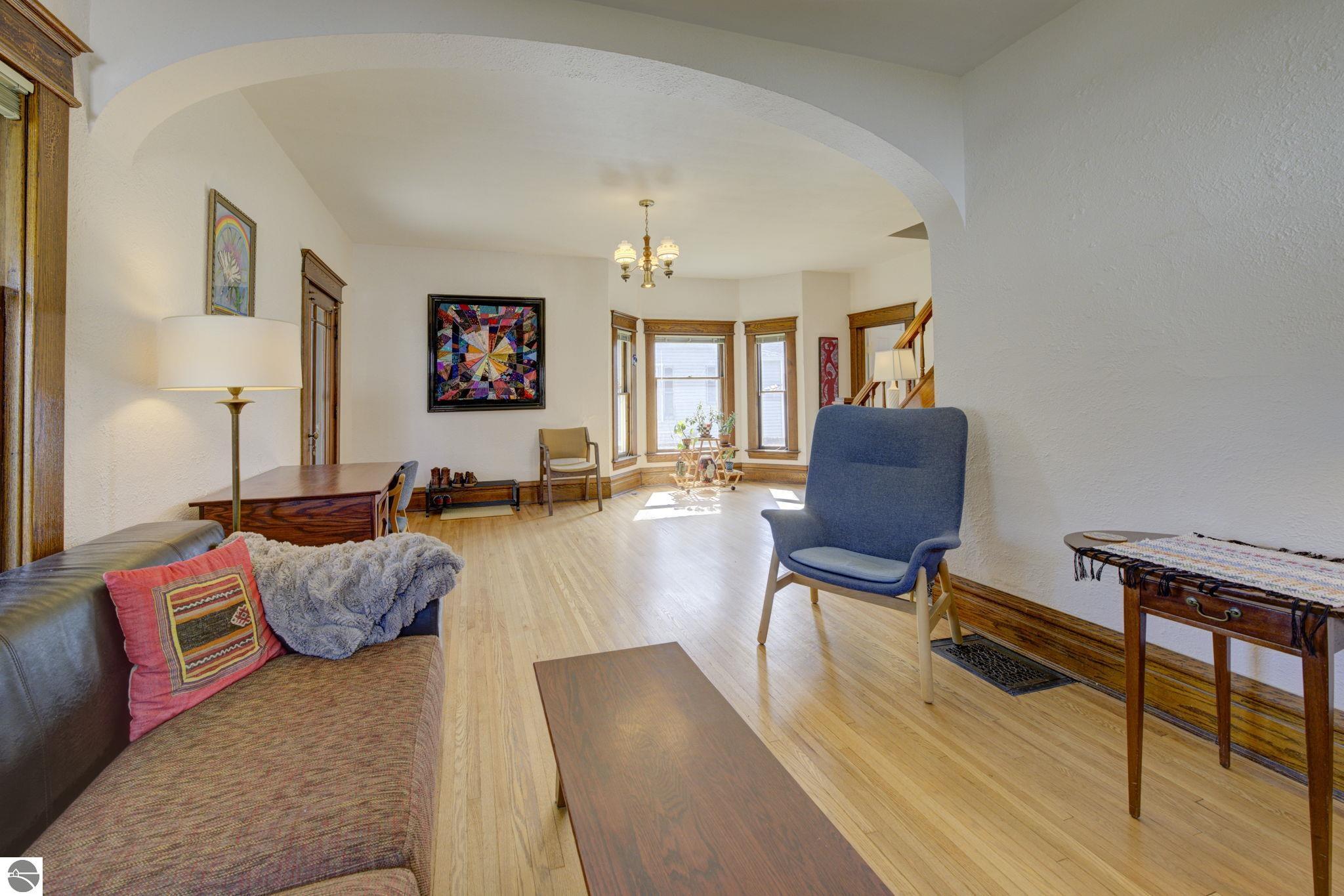 215 W Twelfth Street