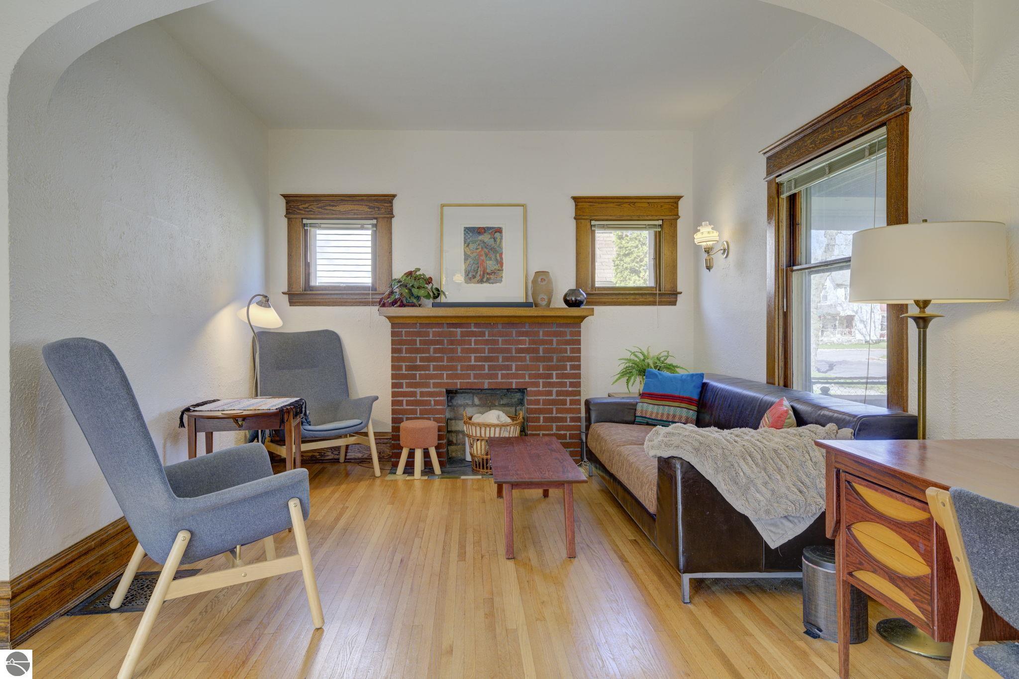 215 W Twelfth Street