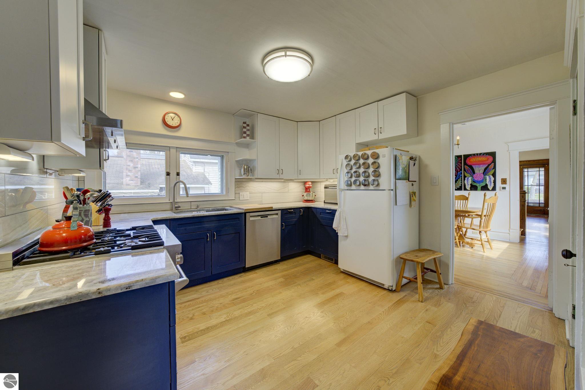 215 W Twelfth Street