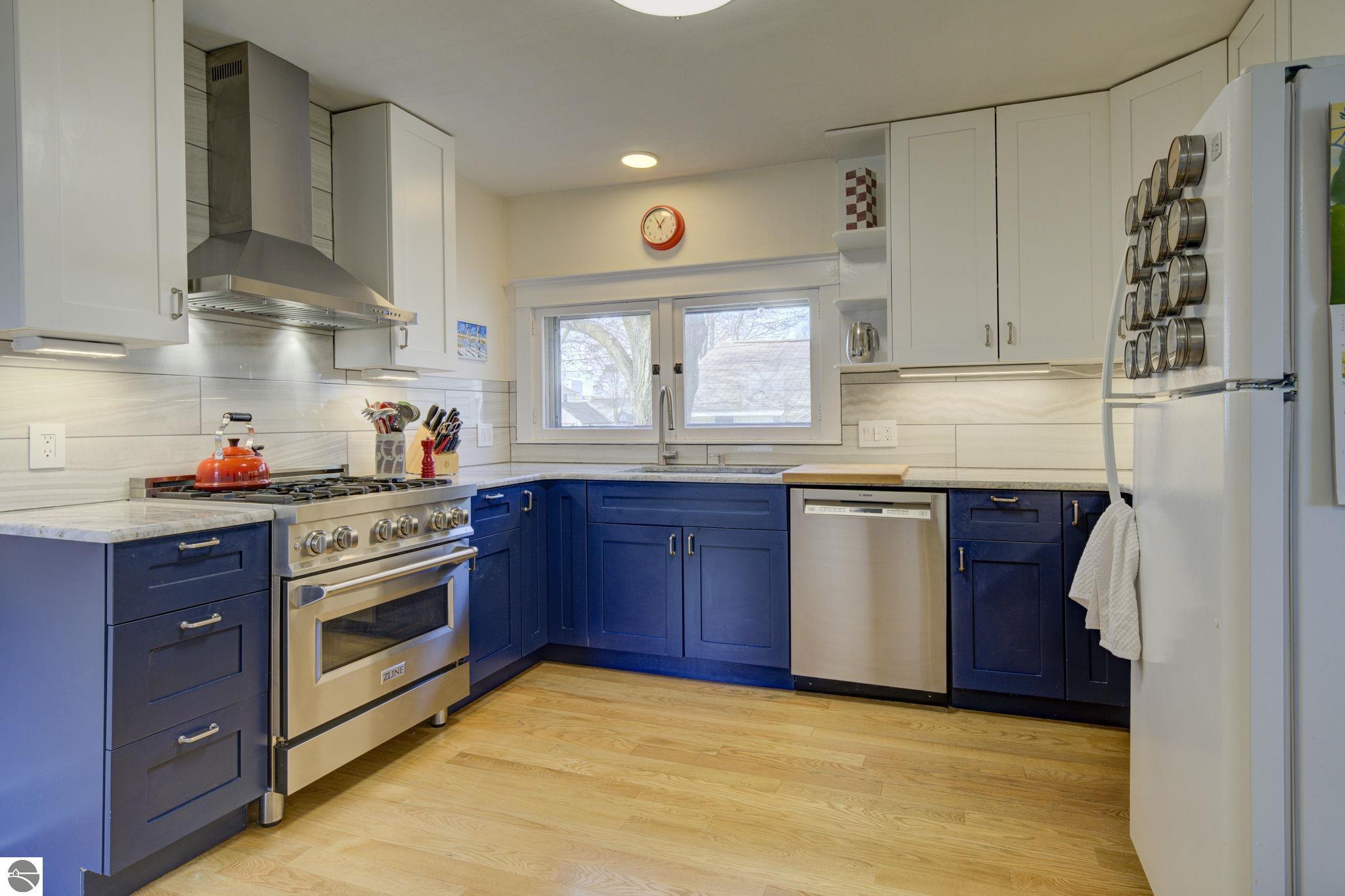 215 W Twelfth Street