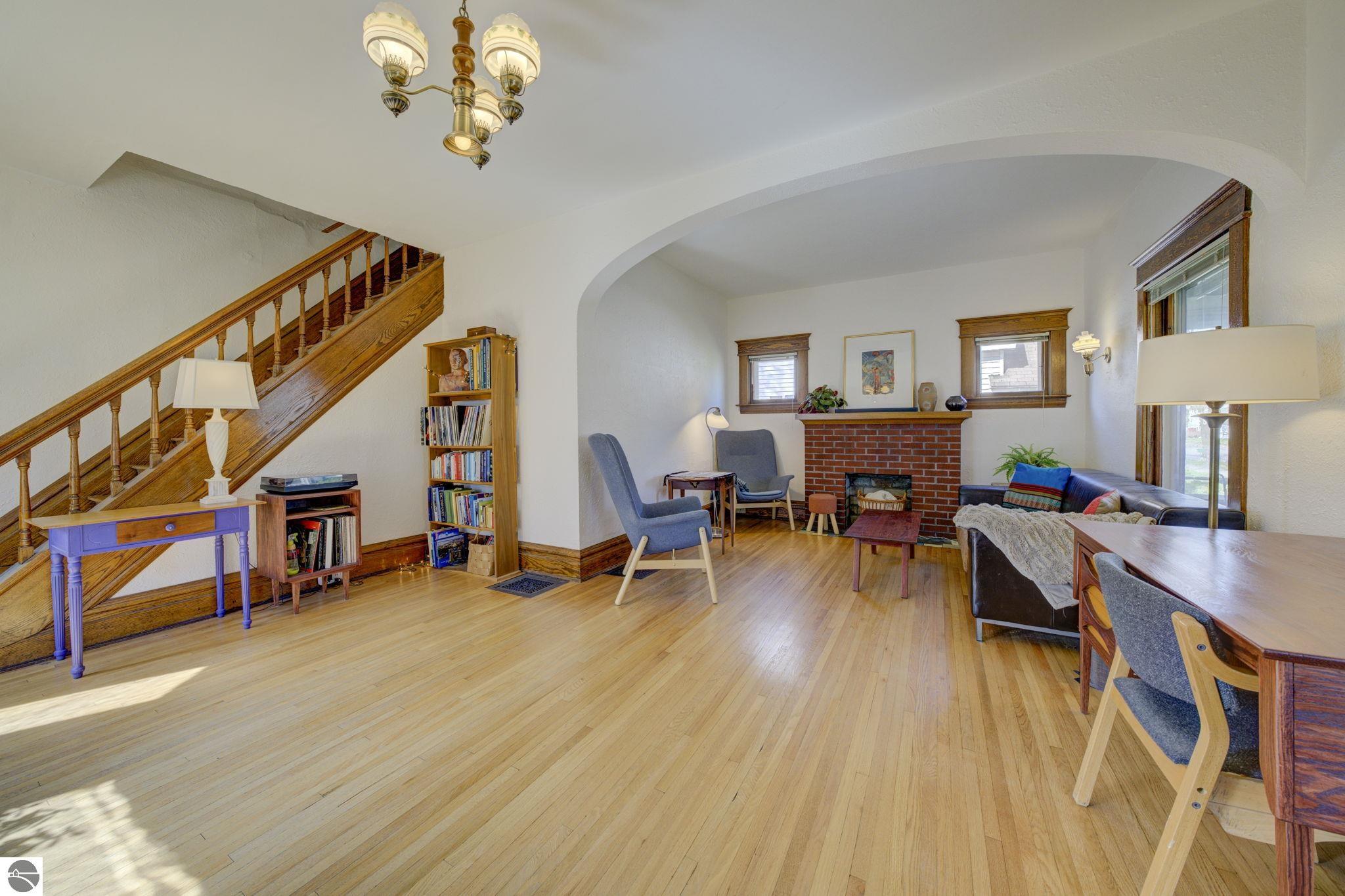 215 W Twelfth Street