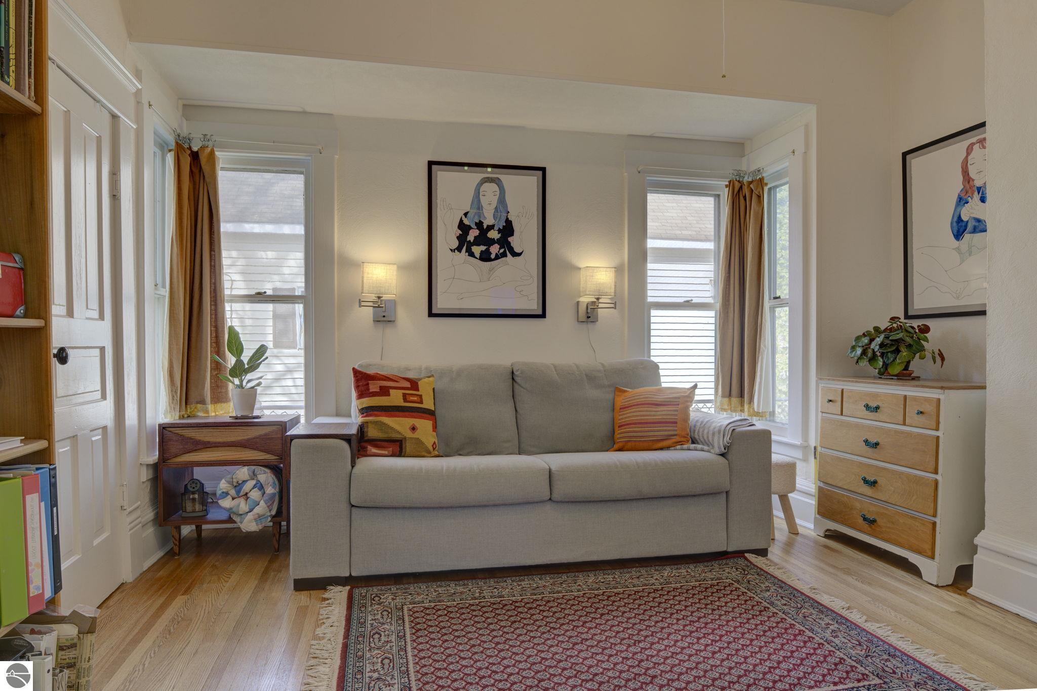 215 W Twelfth Street