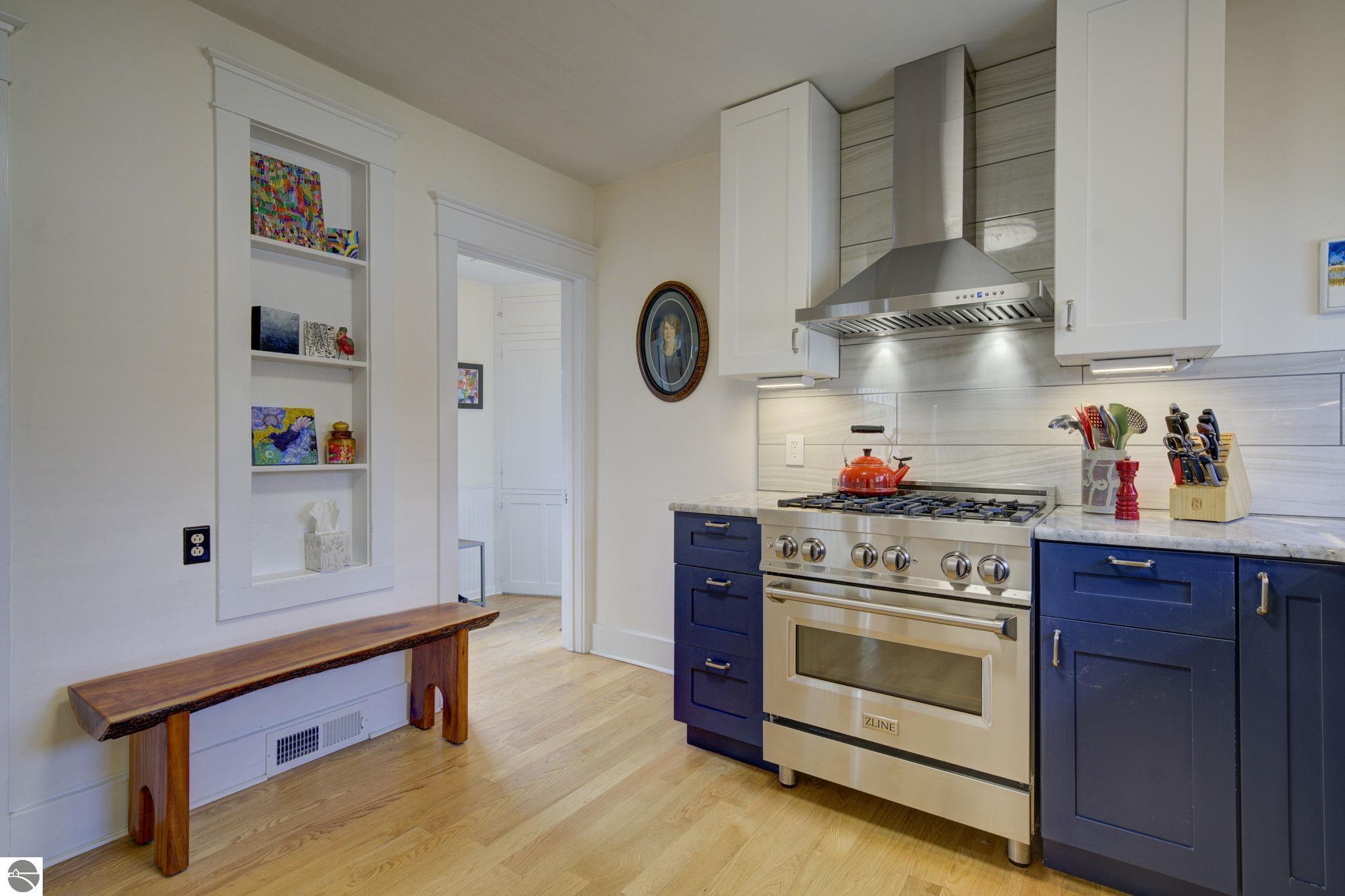 215 W Twelfth Street