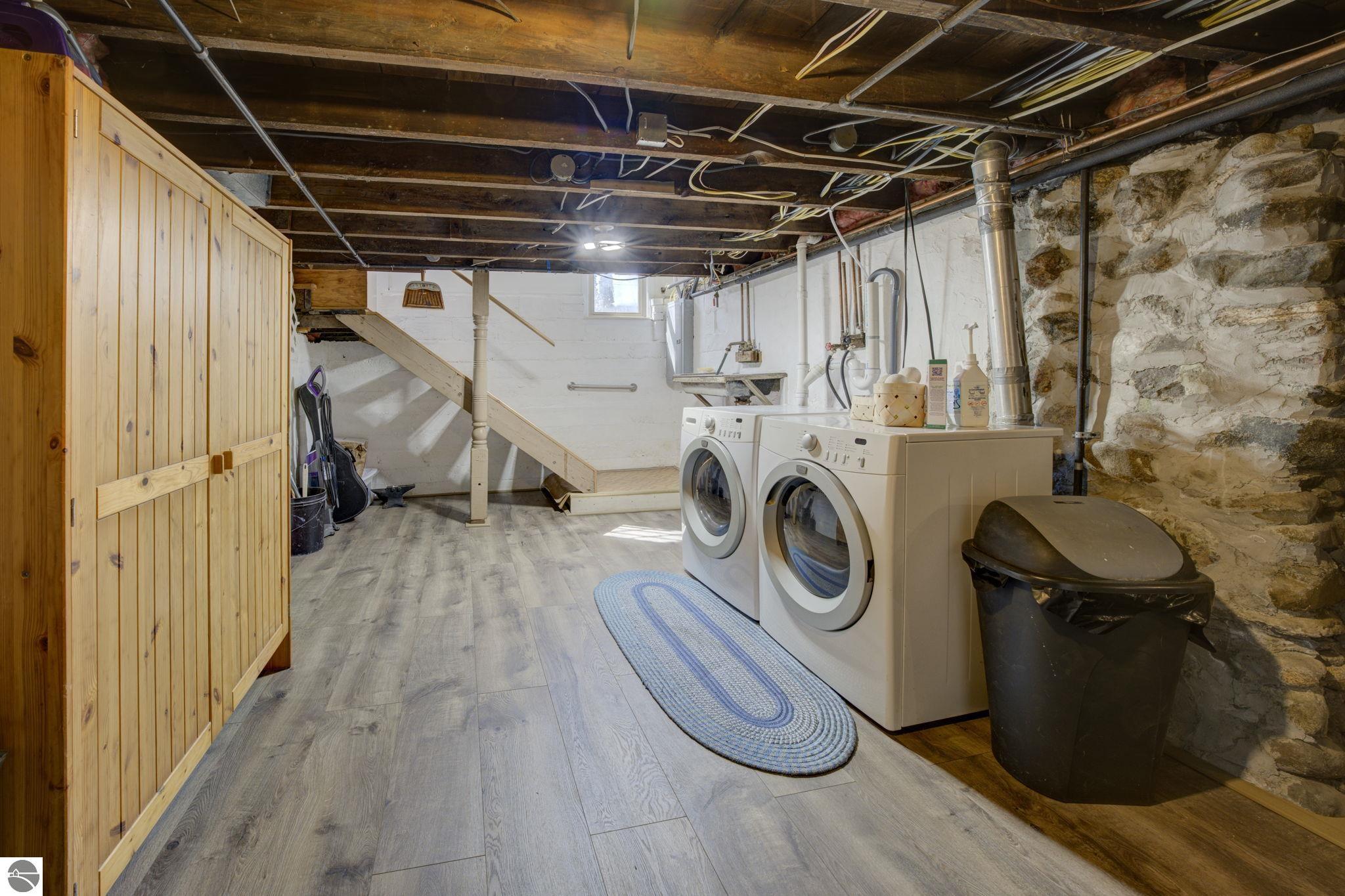 215 W Twelfth Street