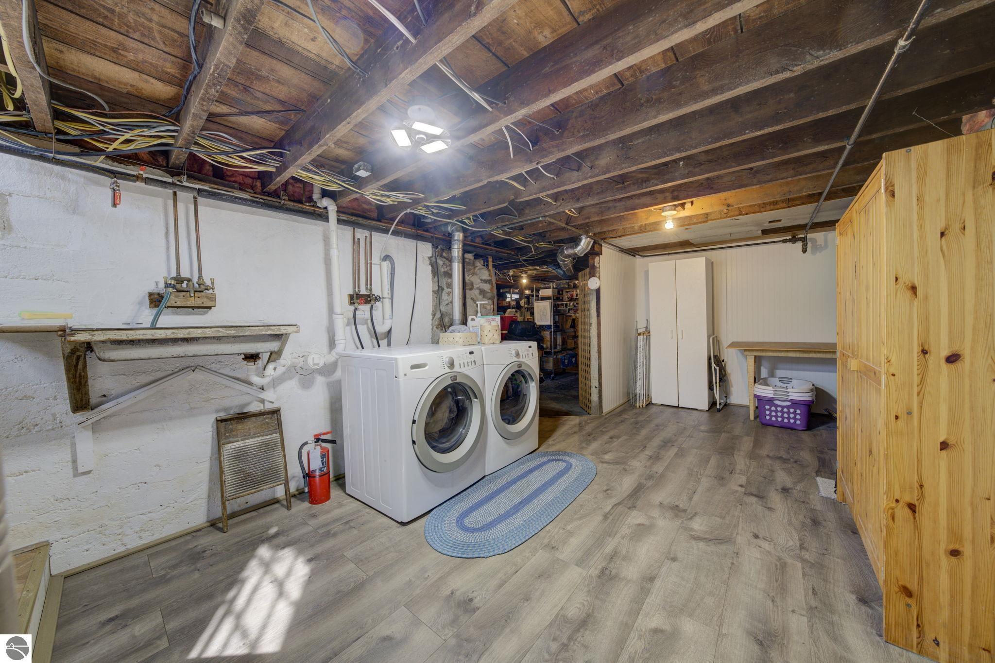 215 W Twelfth Street