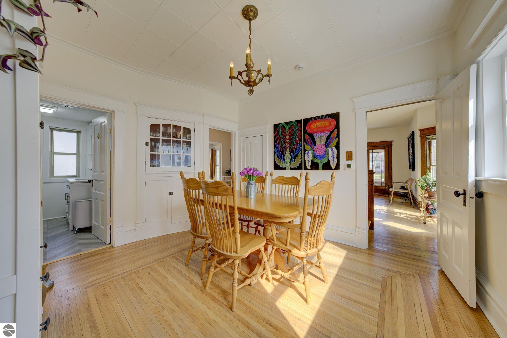 215 W Twelfth Street