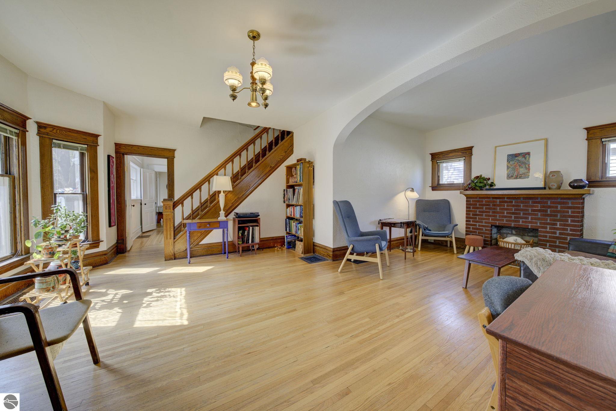 215 W Twelfth Street