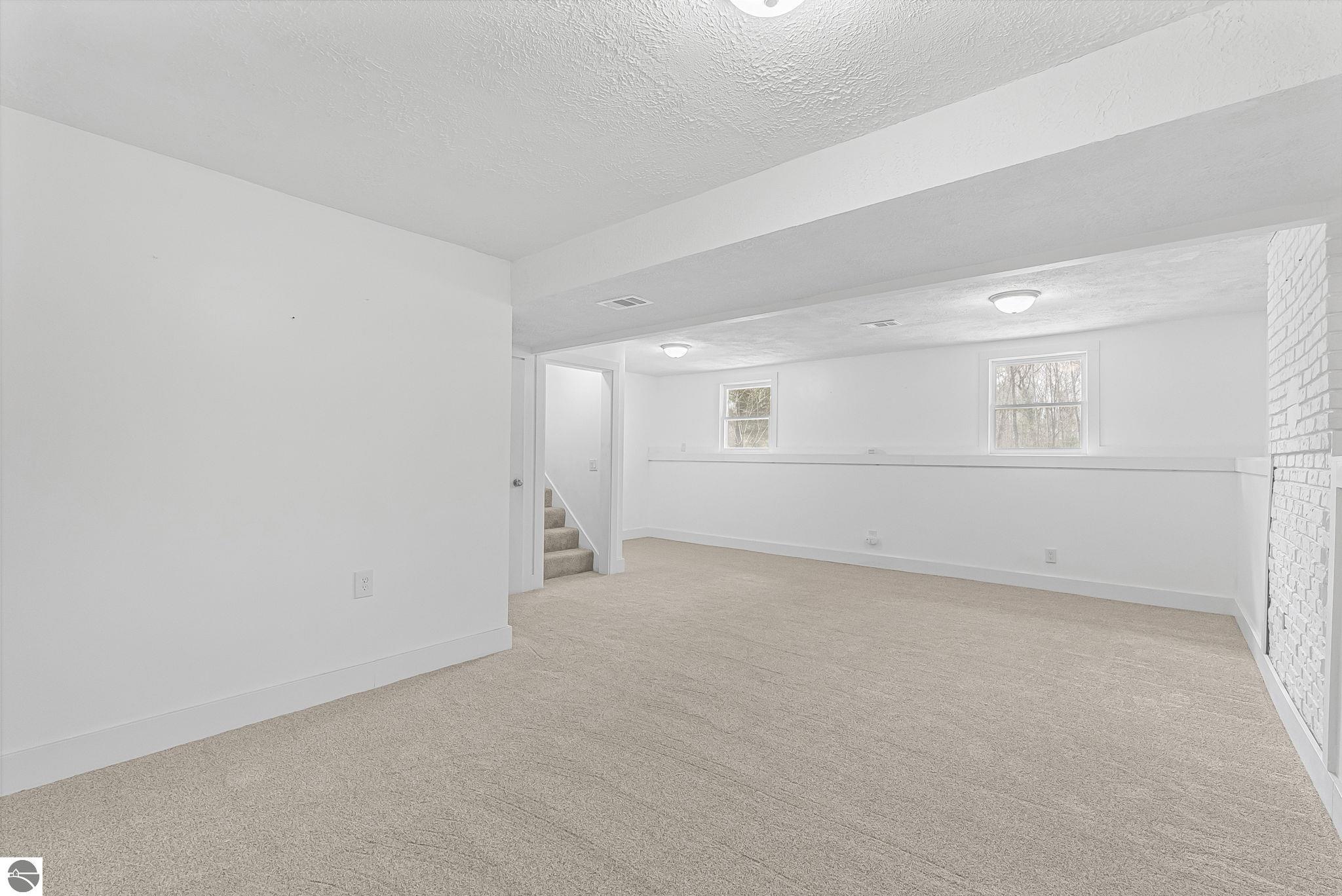 9376 Cunningham Lane