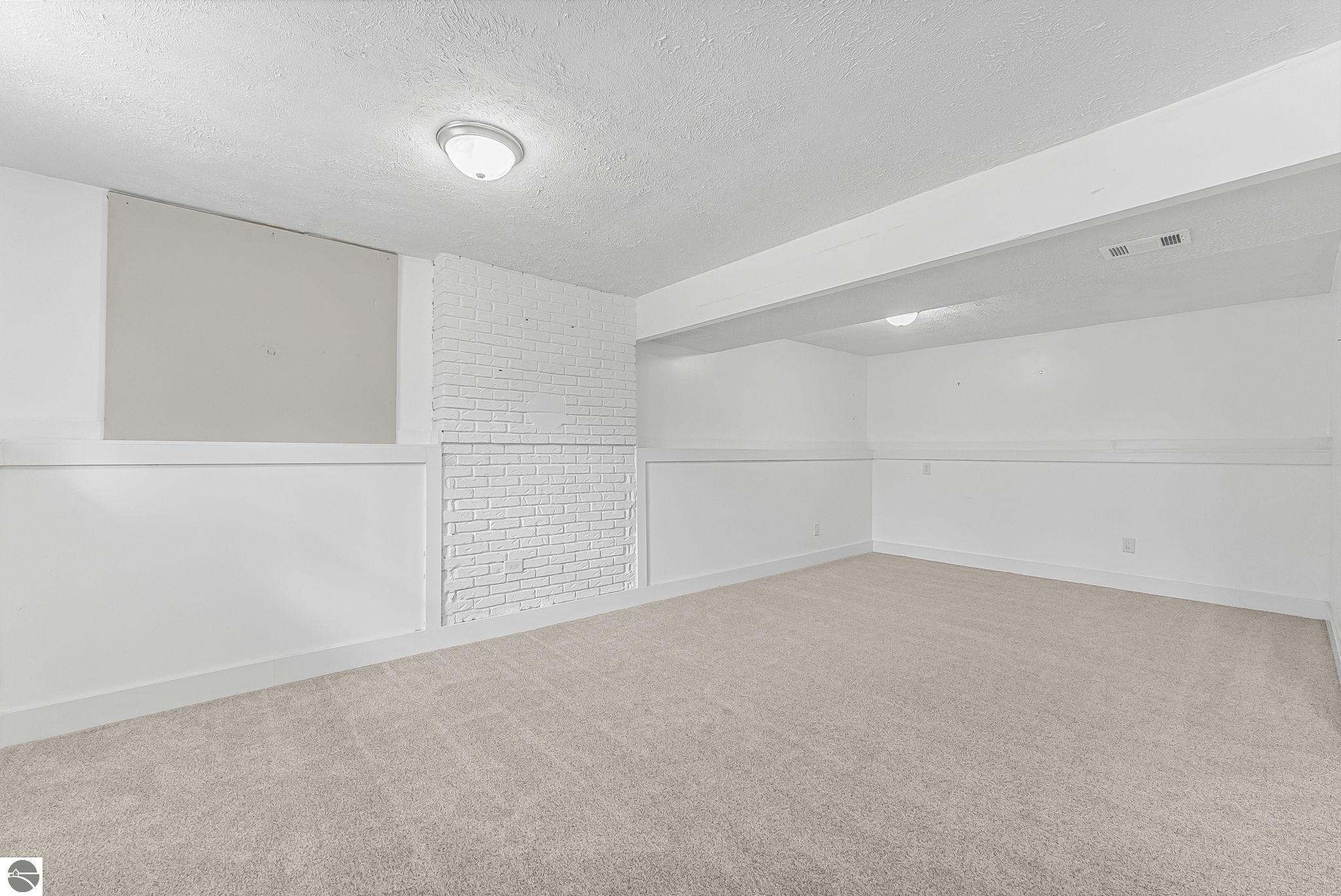 9376 Cunningham Lane