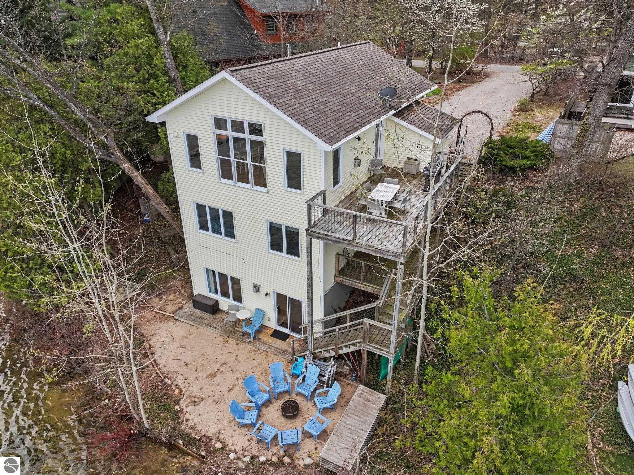 4333 Lake Avenue
