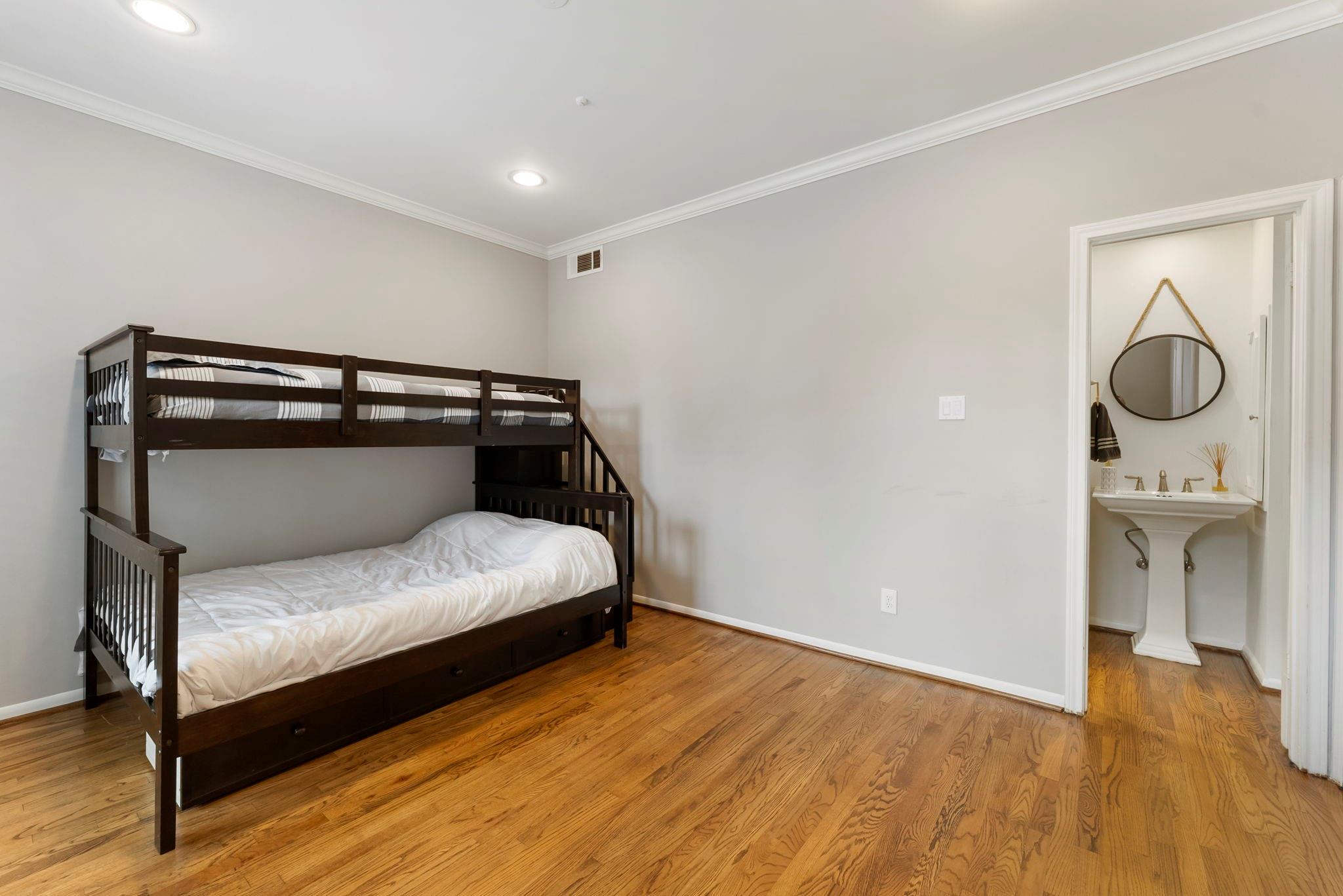 1260 Fountain View Drive # 171