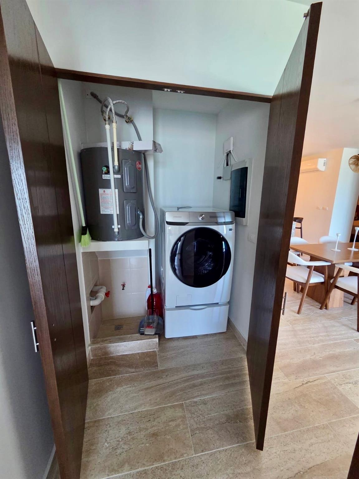 89 Calle 17 # 806 Unit: S 806