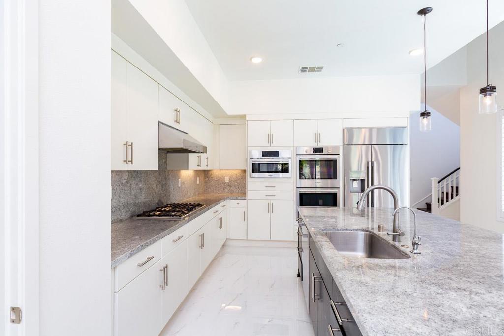 13720 Solana Crest Trl
