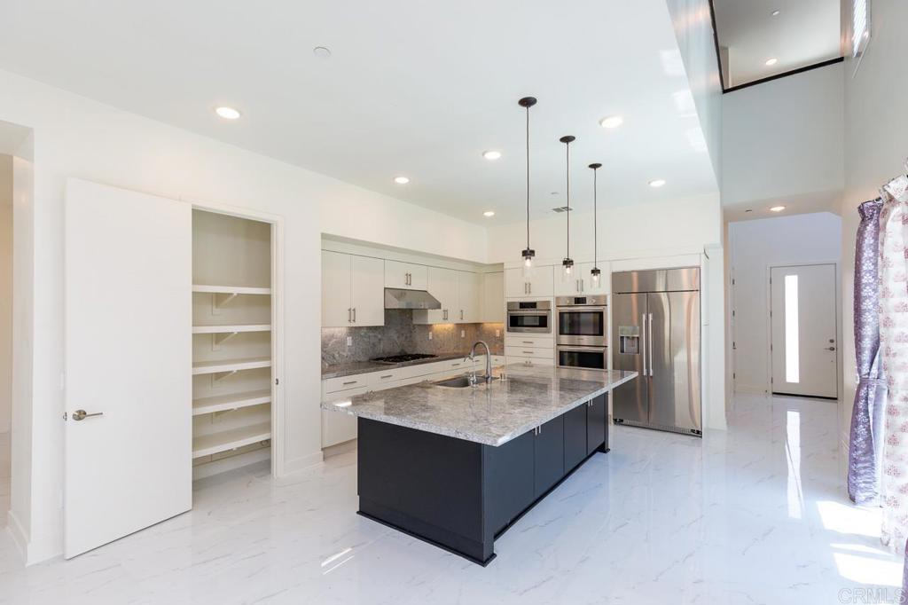 13720 Solana Crest Trl