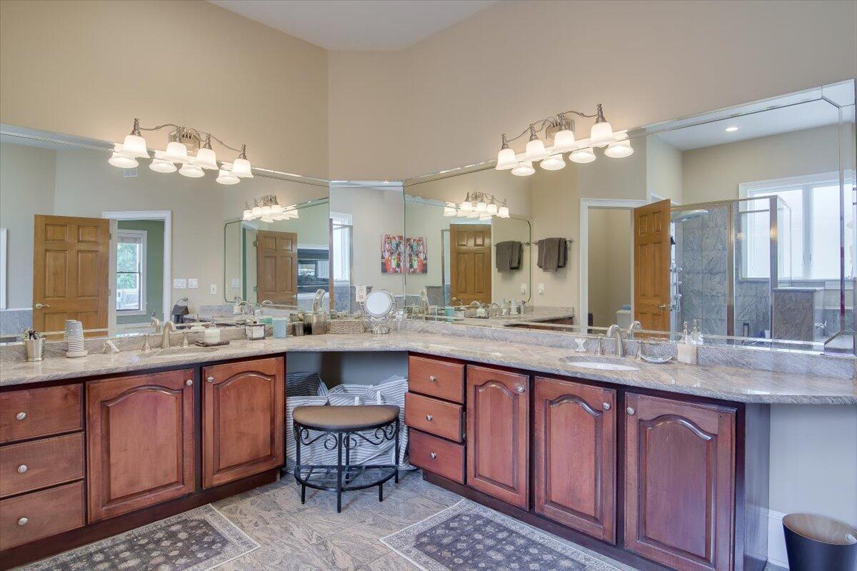 29 SAVANNAH RIVER Place