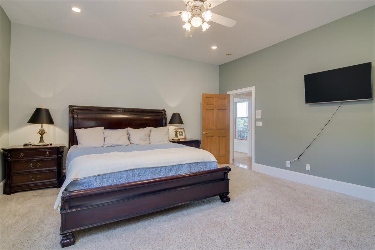 29 SAVANNAH RIVER Place