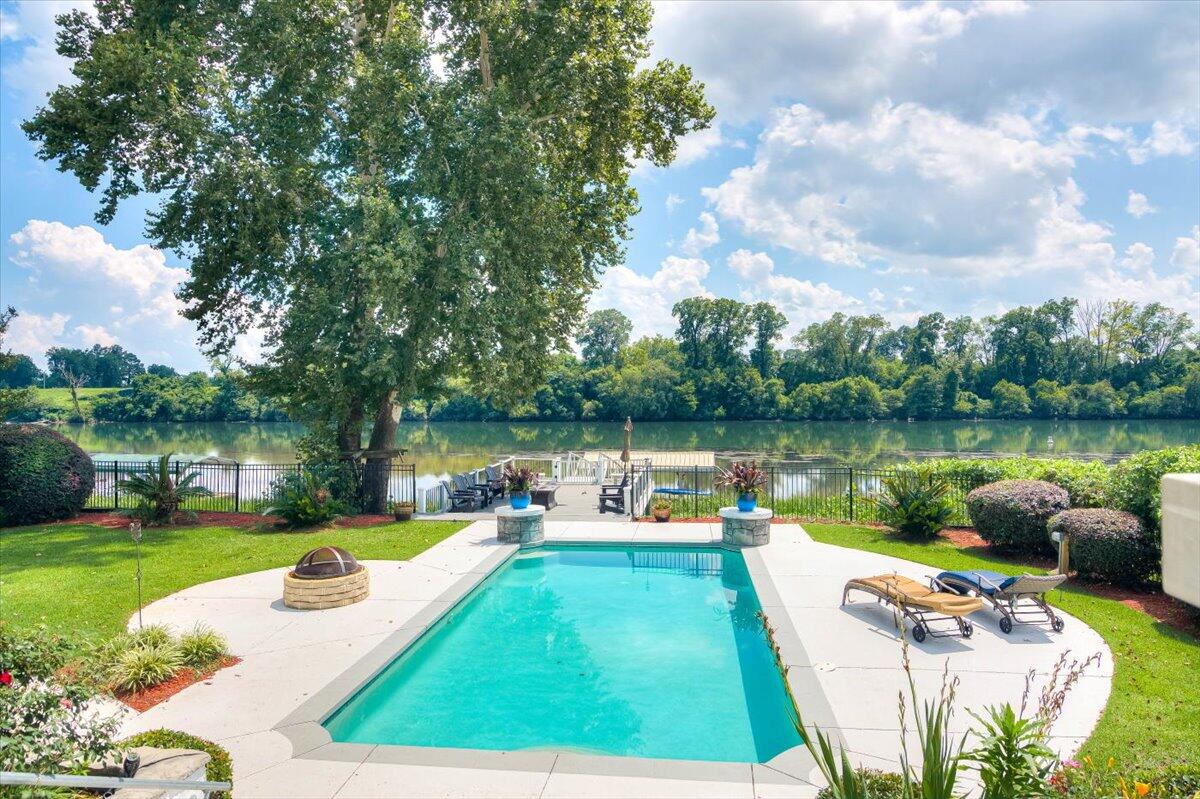 29 SAVANNAH RIVER Place