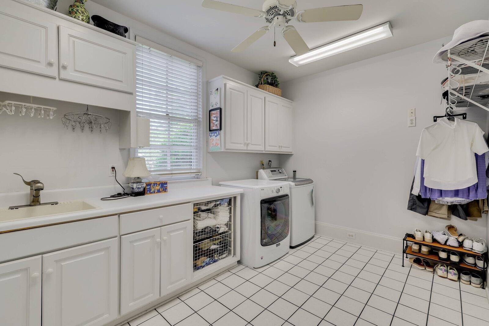 3518 LAKESTONE Court