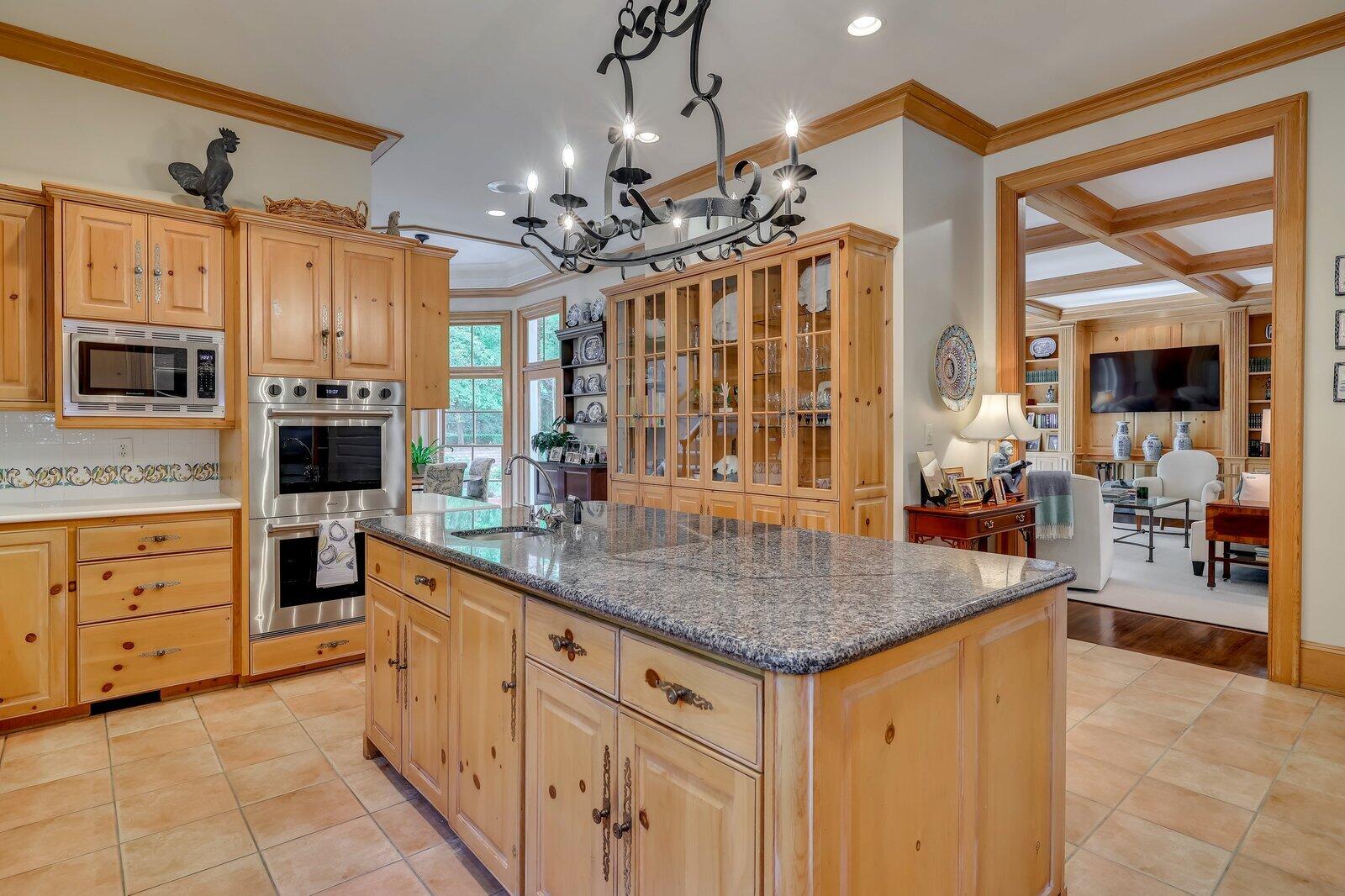 3518 LAKESTONE Court