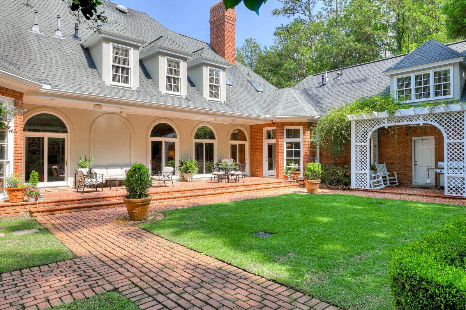 3518 LAKESTONE Court