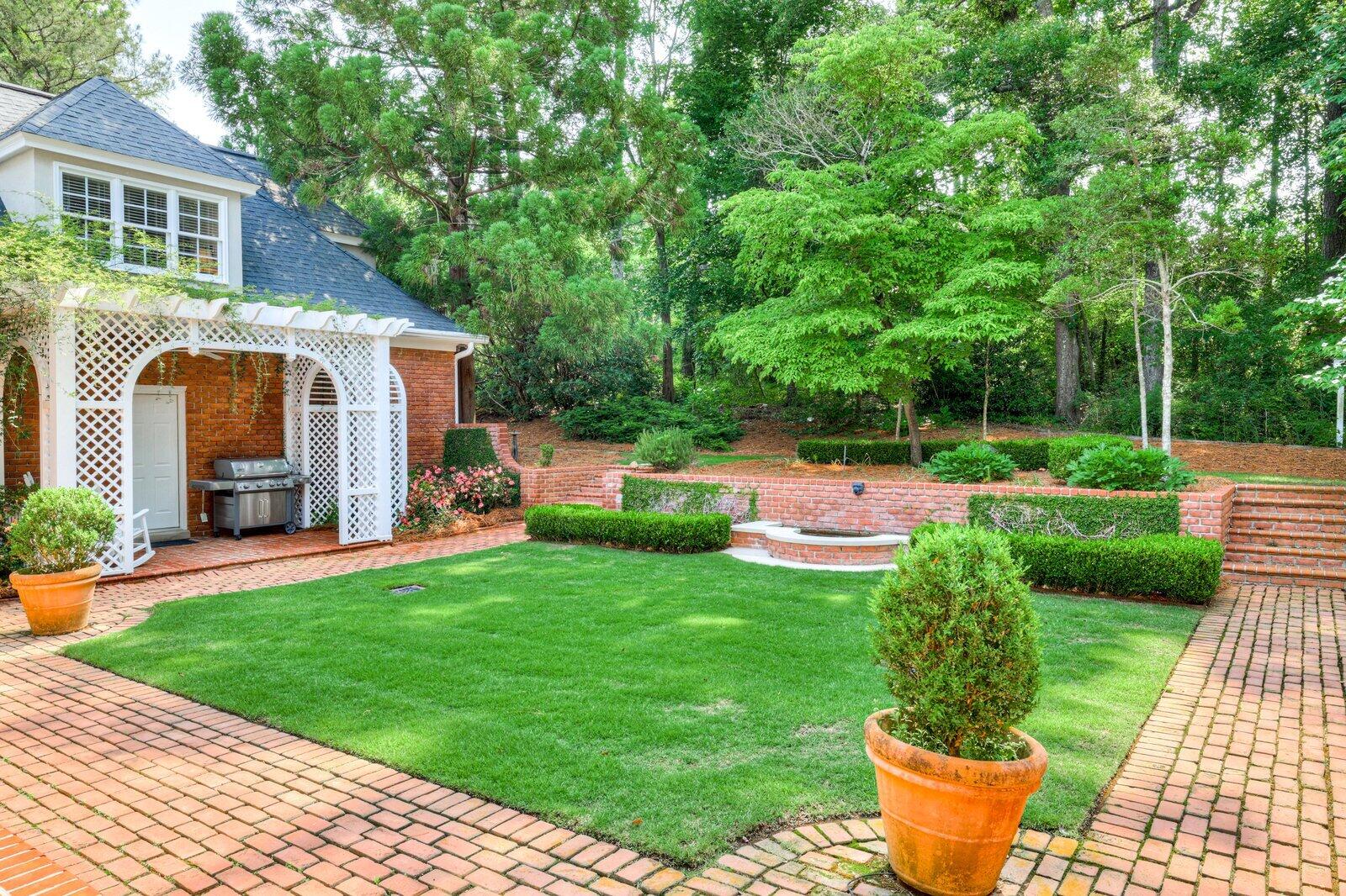 3518 LAKESTONE Court