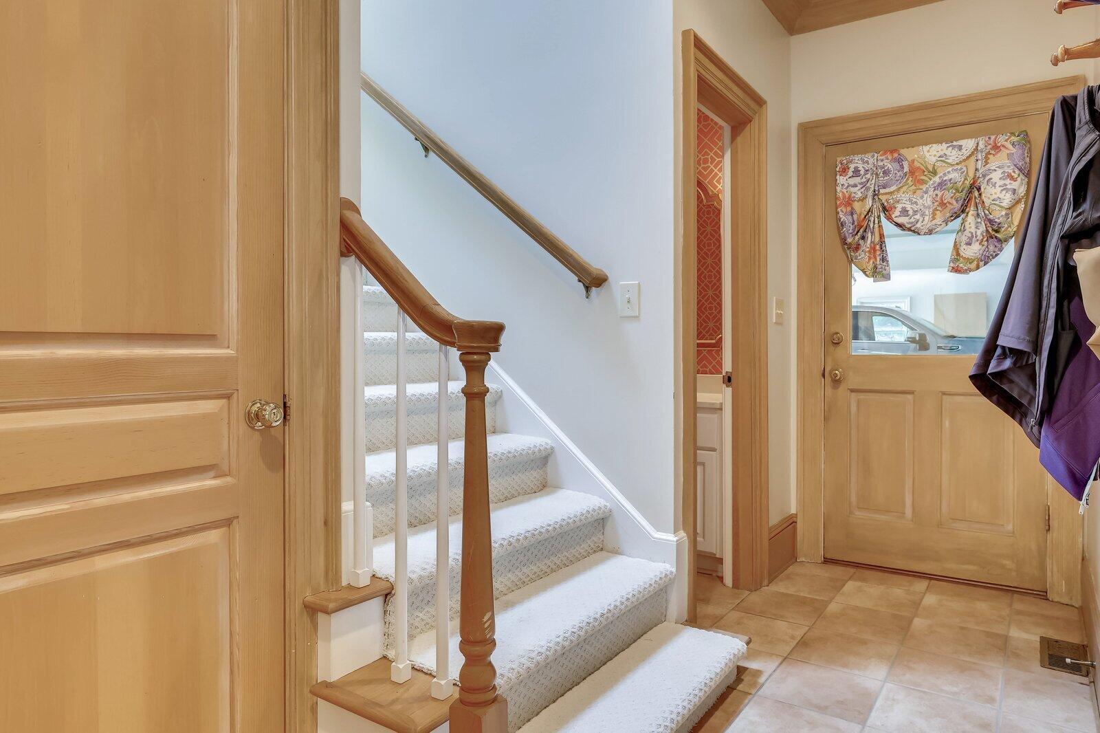 3518 LAKESTONE Court