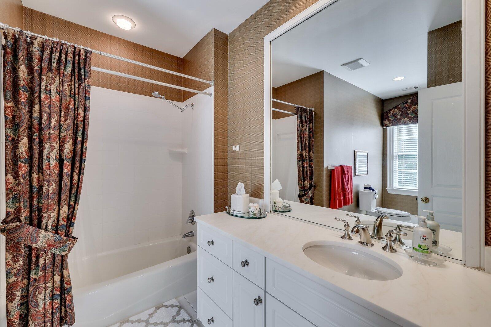 3518 LAKESTONE Court