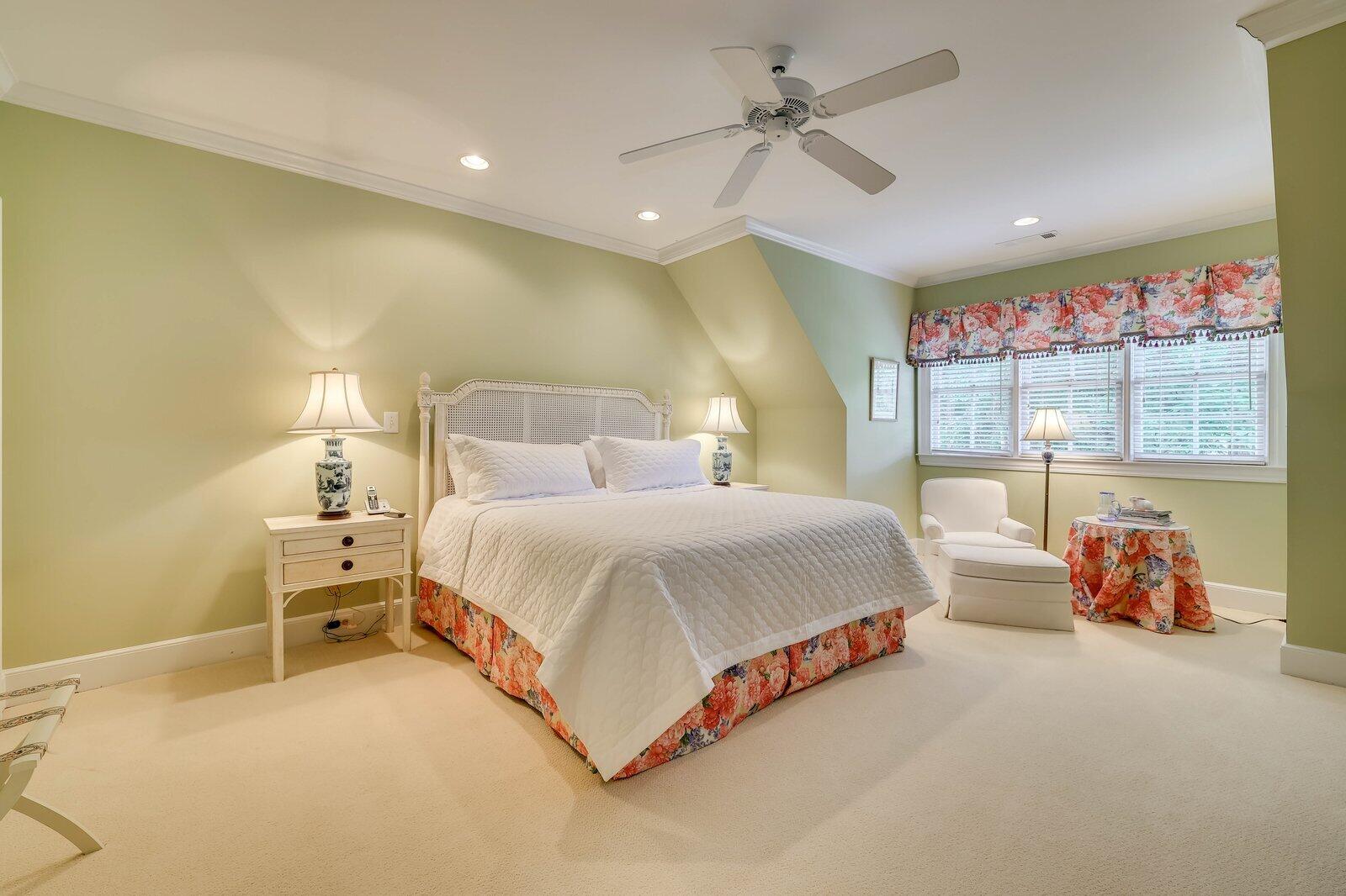 3518 LAKESTONE Court