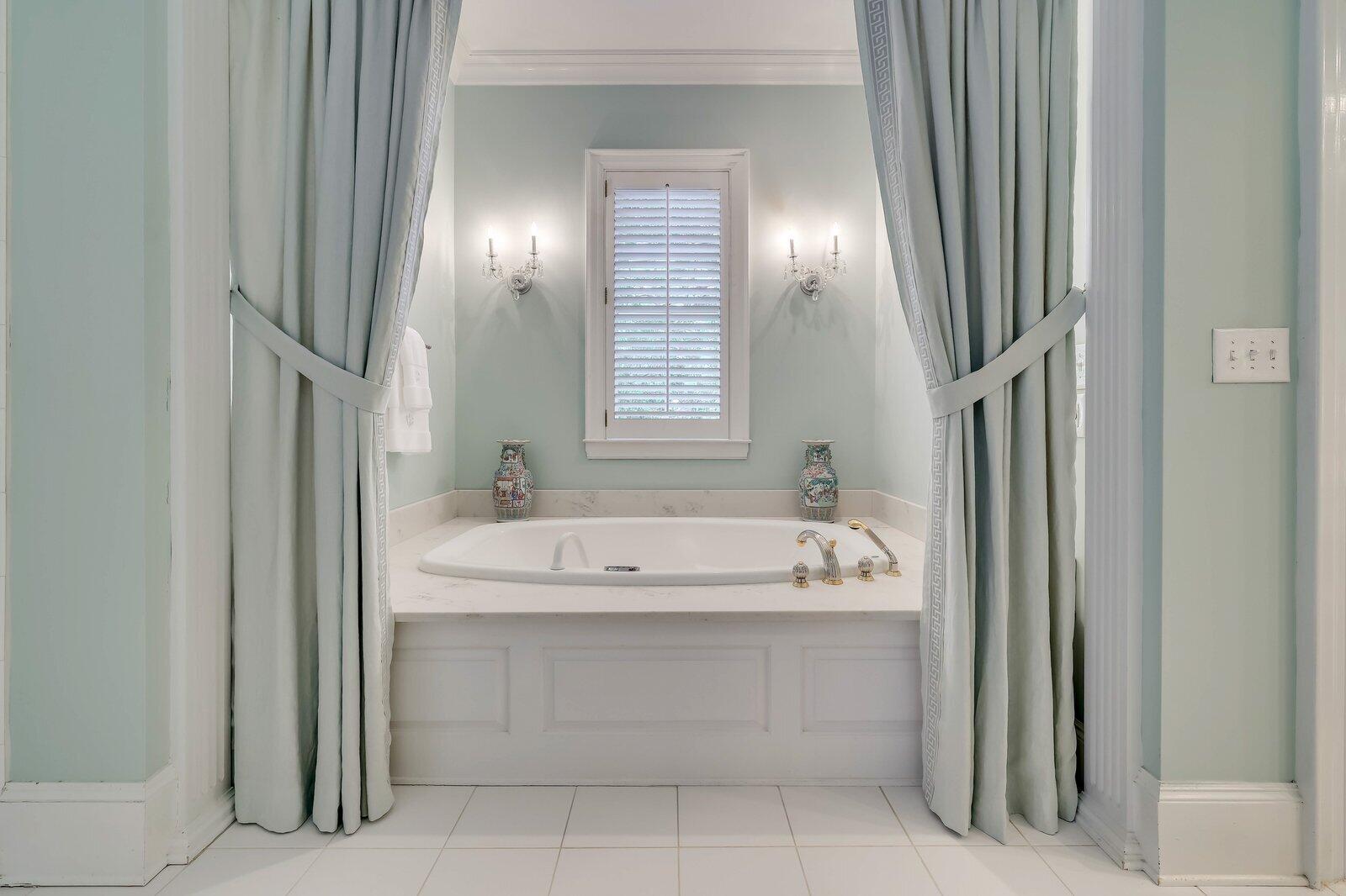 3518 LAKESTONE Court