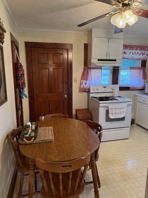 1090 Pinegrove Road