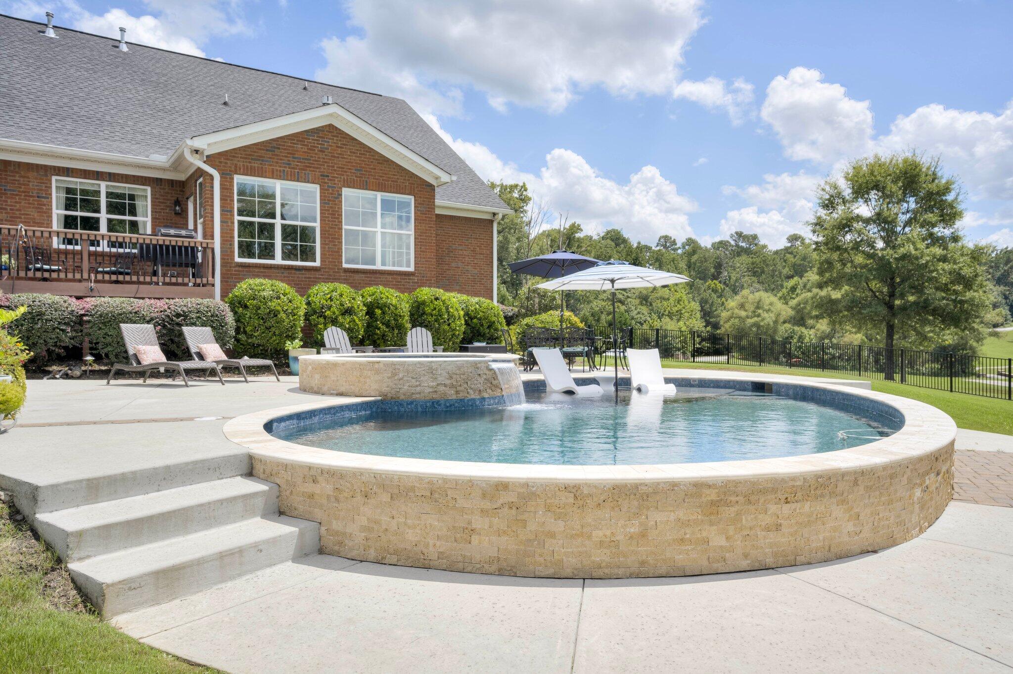 489 Revolutionary Way